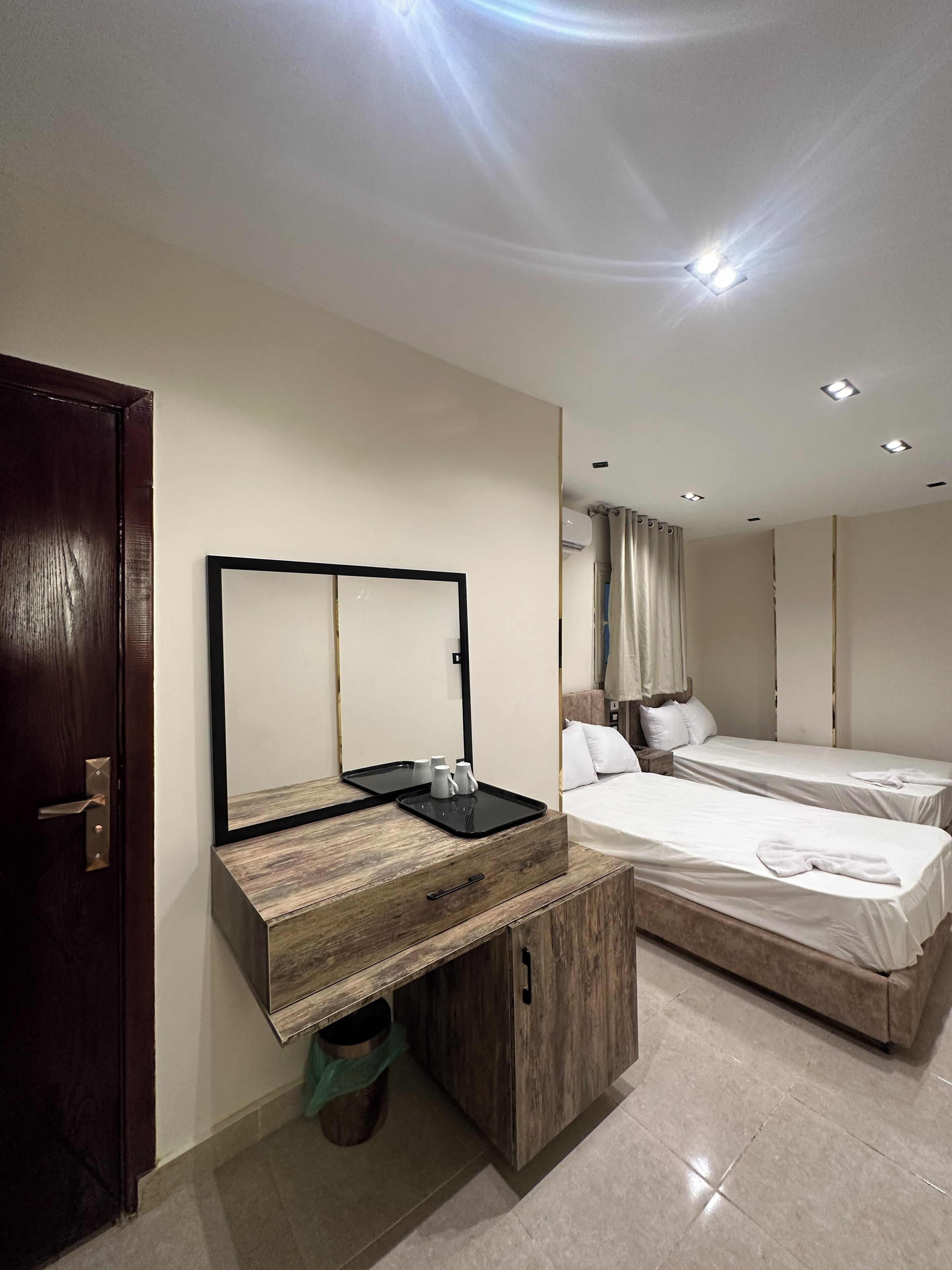 Taj Pyramids View Inn