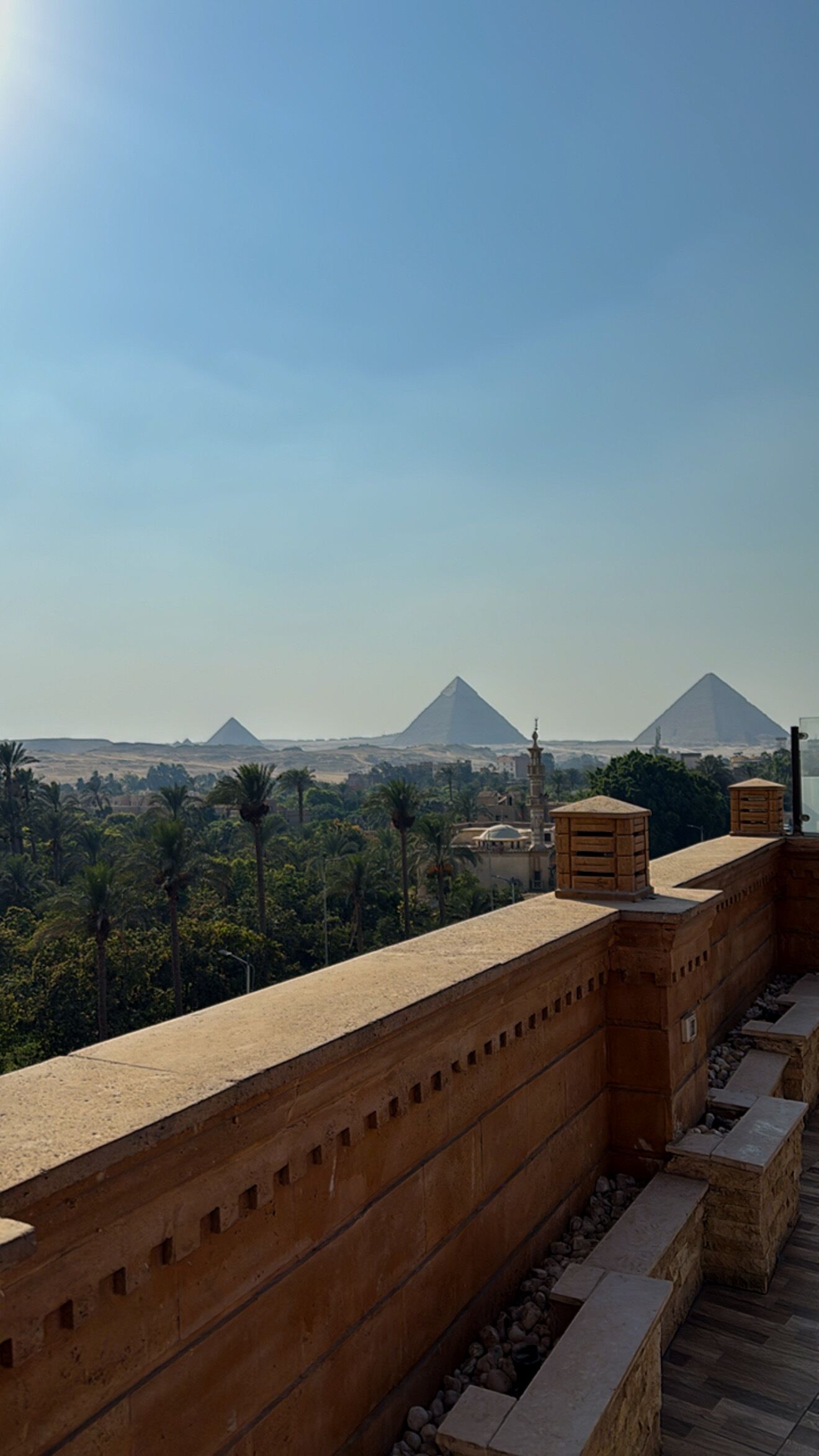 Taj Pyramids View Inn