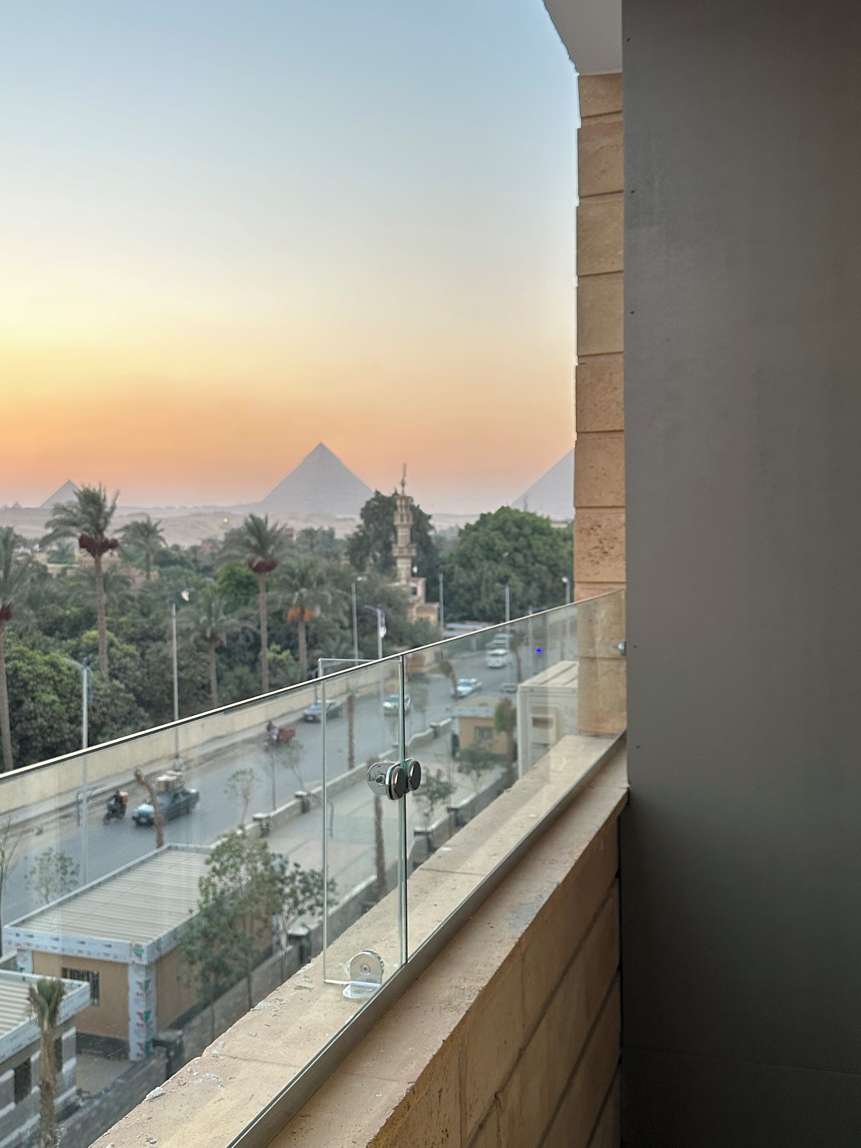 Taj Pyramids View Inn