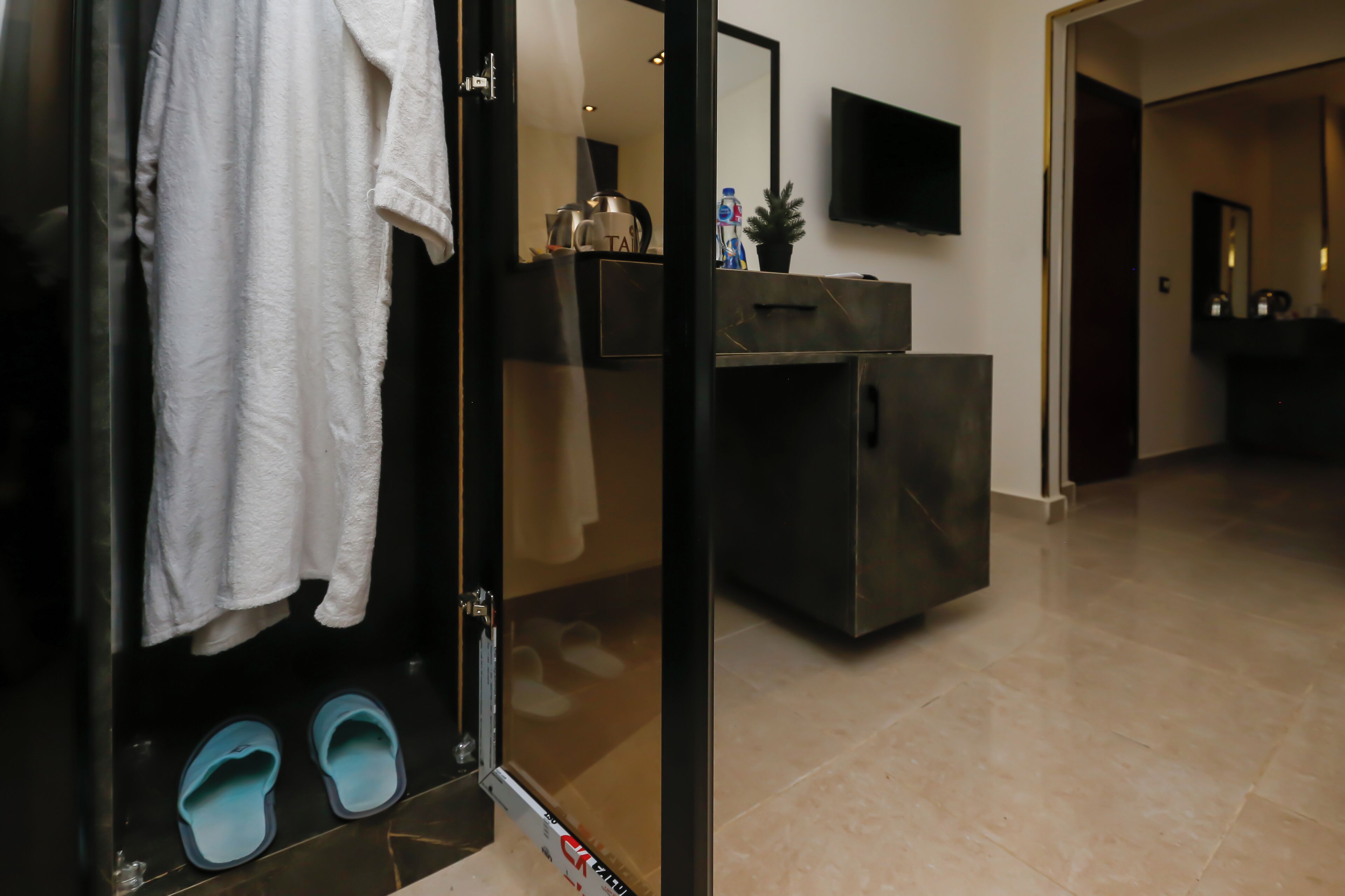 Taj Pyramids View Inn