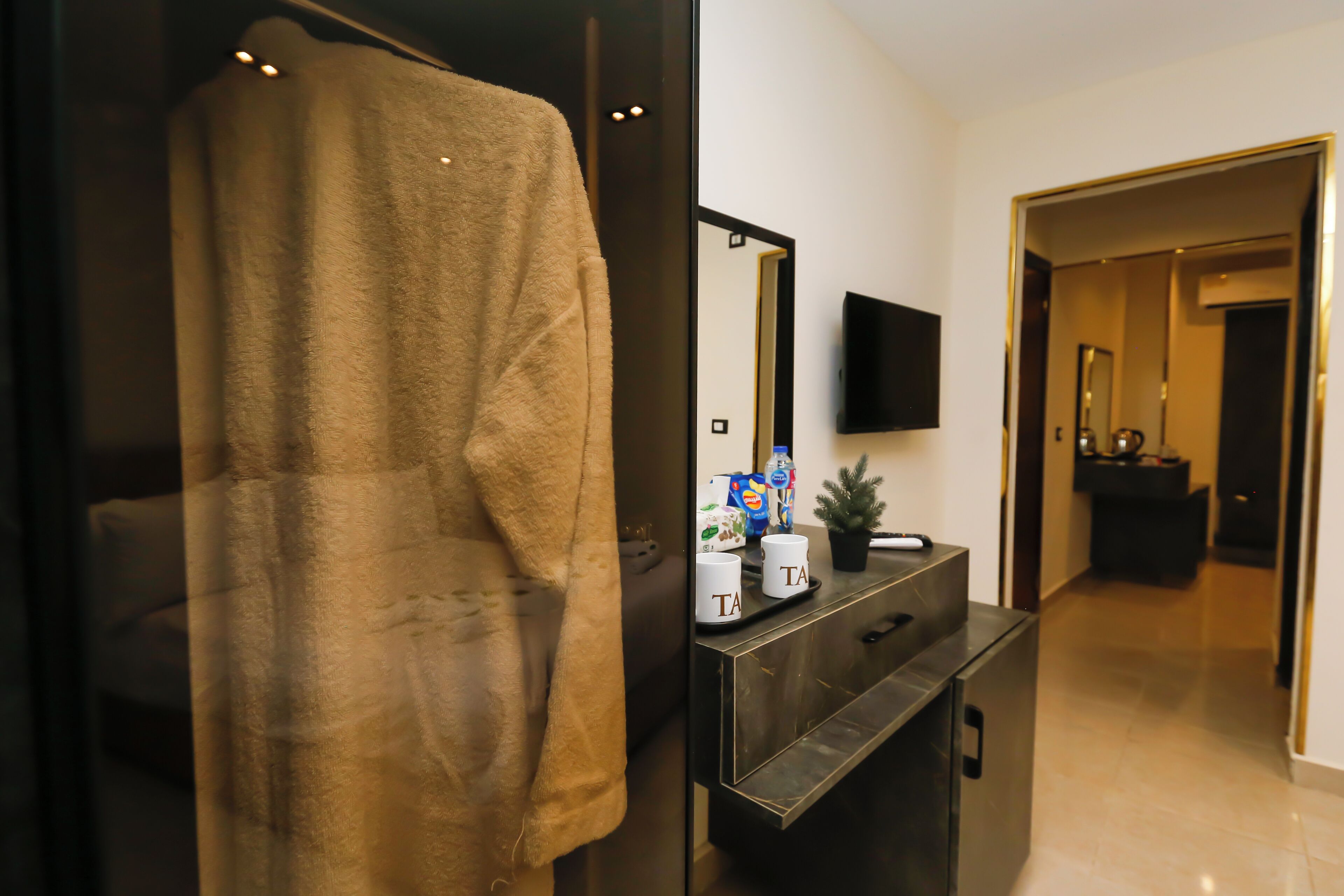 Taj Pyramids View Inn