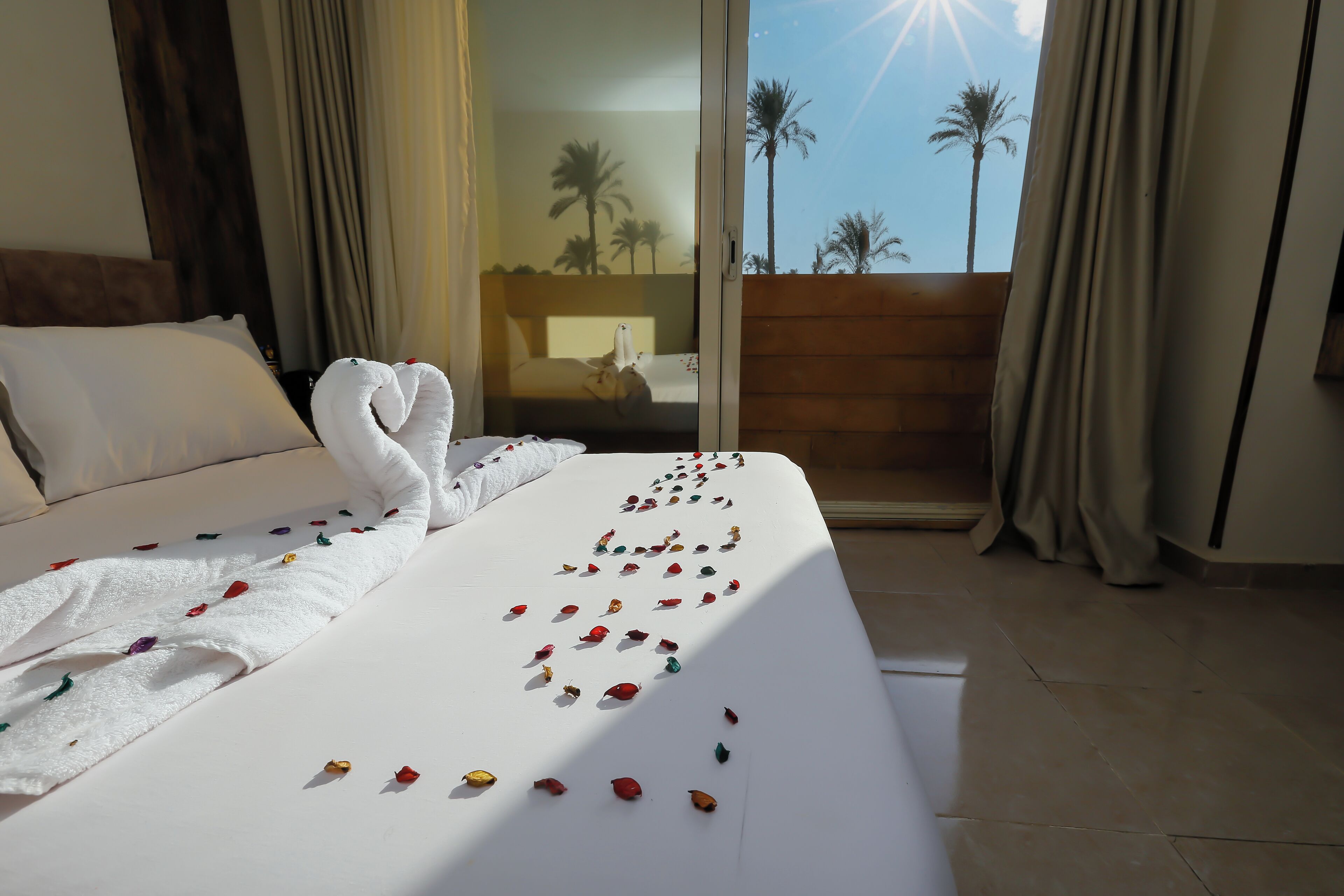 Taj Pyramids View Inn