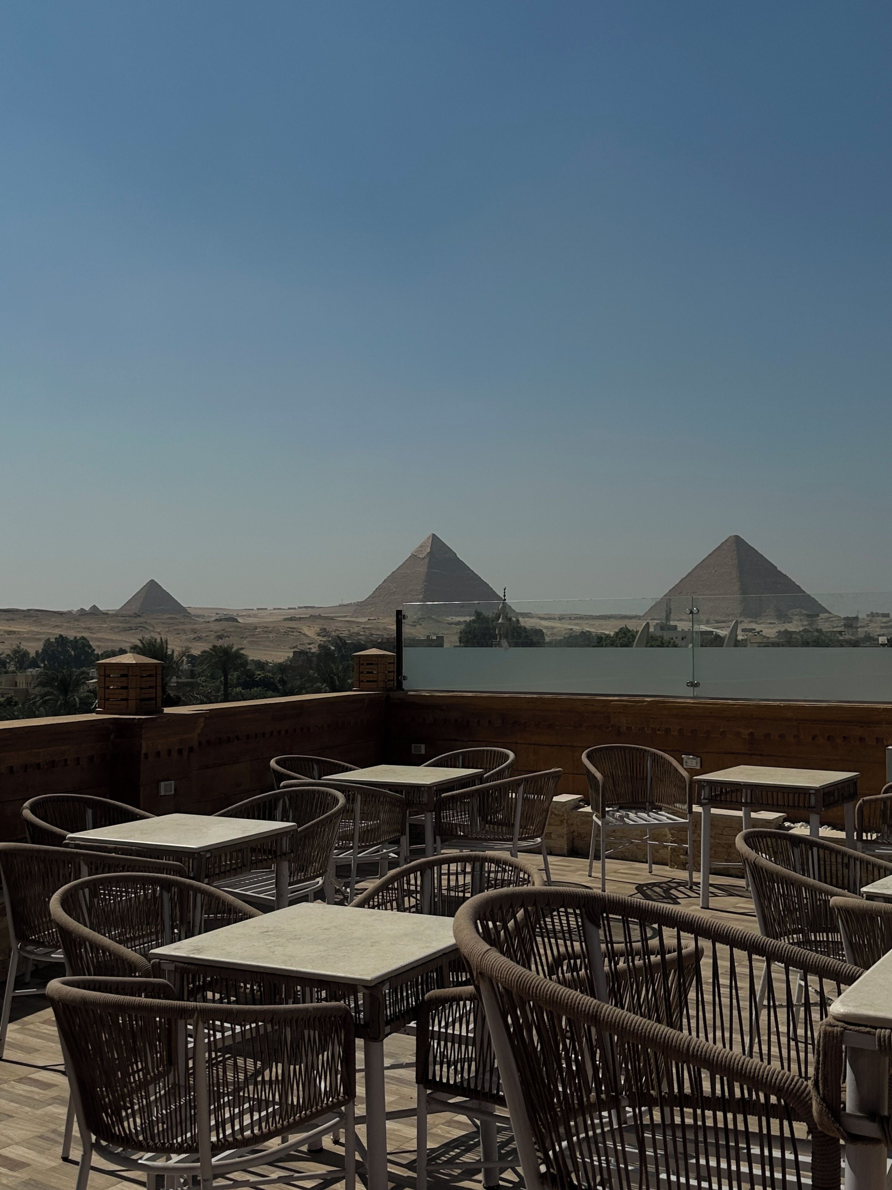 Taj Pyramids View Inn