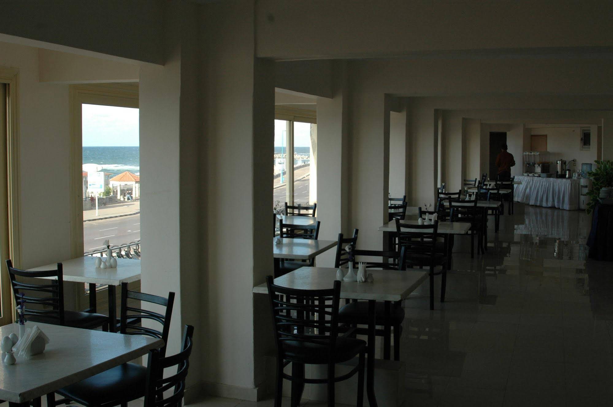 Royal Crown Alexandria Hotel