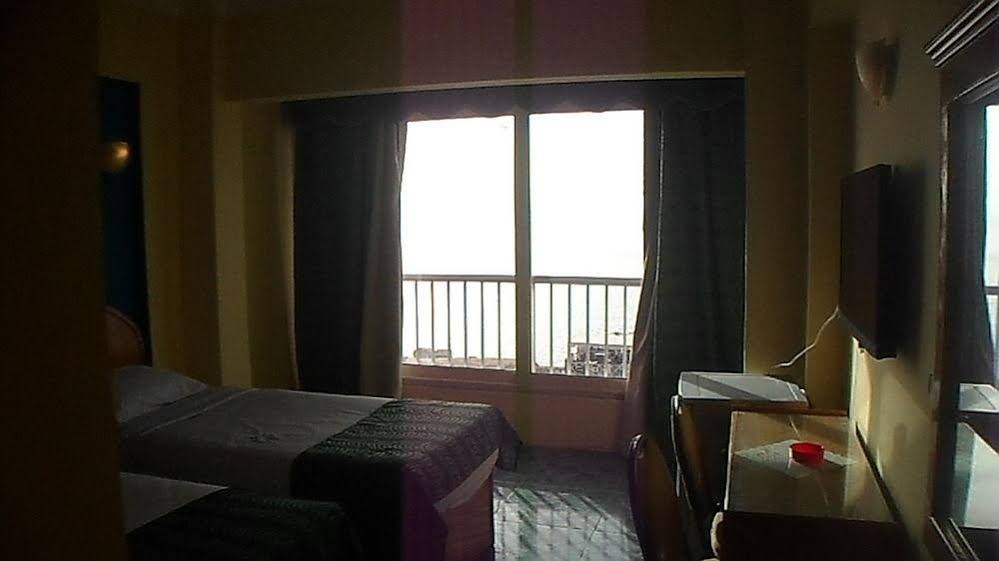 Royal Crown Alexandria Hotel