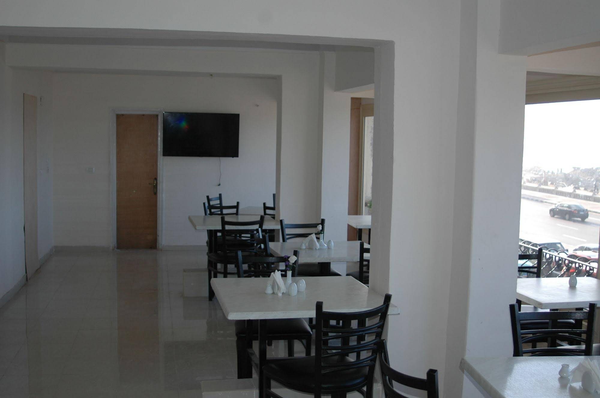 Royal Crown Alexandria Hotel