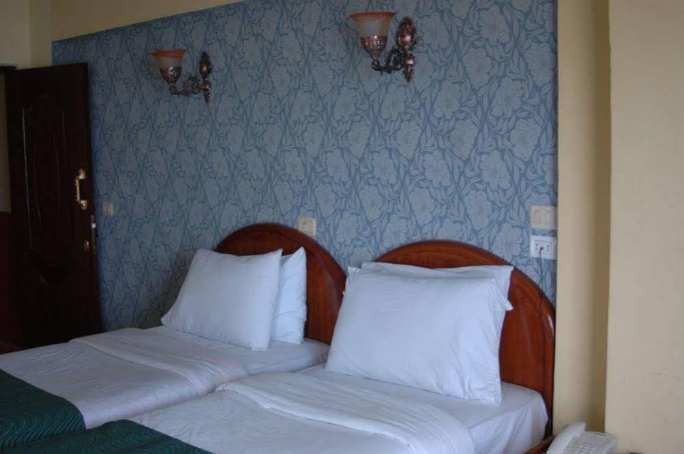 Royal Crown Alexandria Hotel