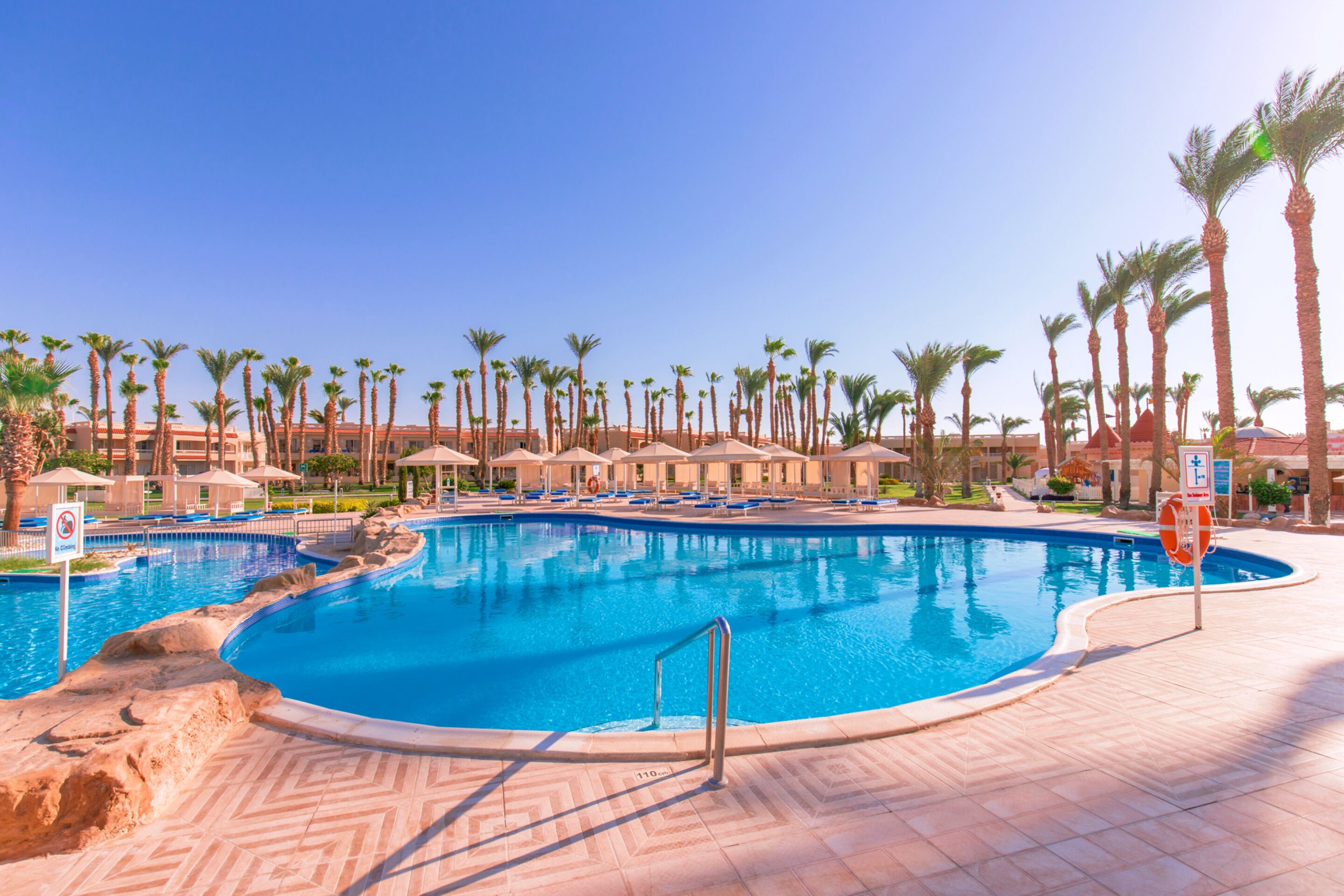 Beach Albatros Resort