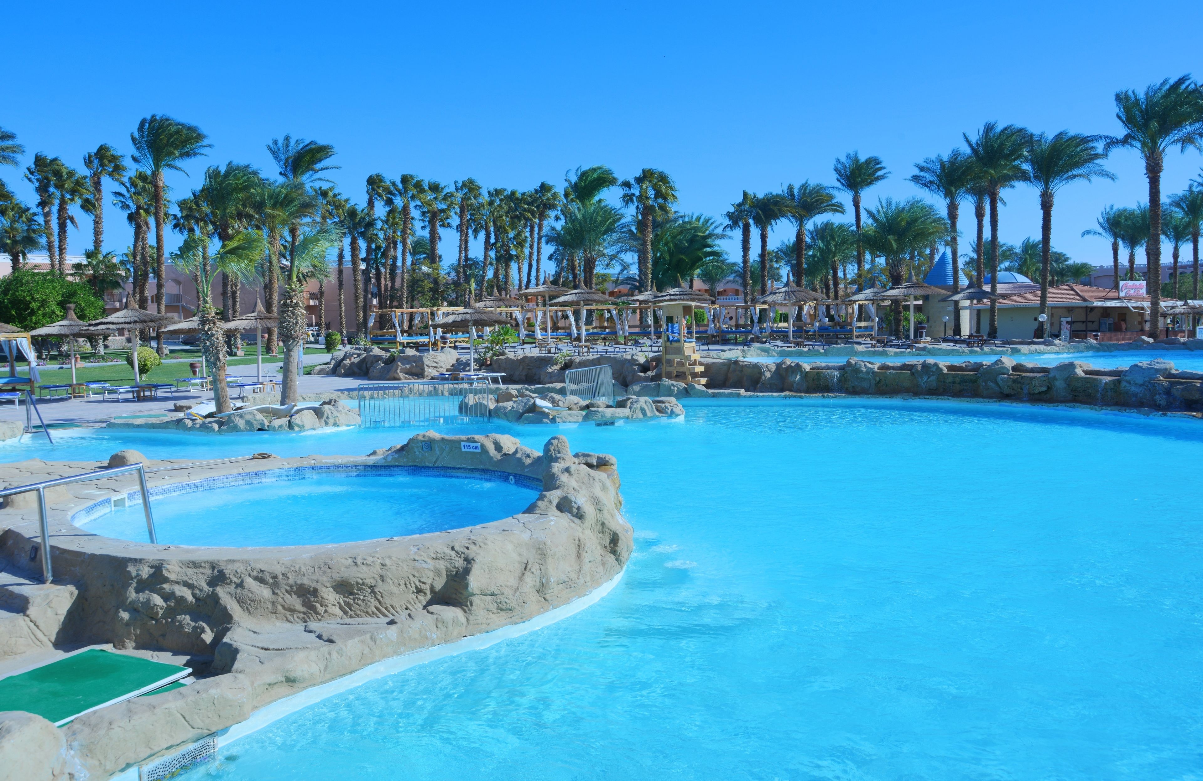 Beach Albatros Resort