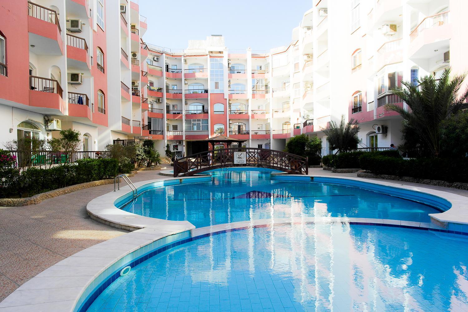 Desert Pearl Apartments