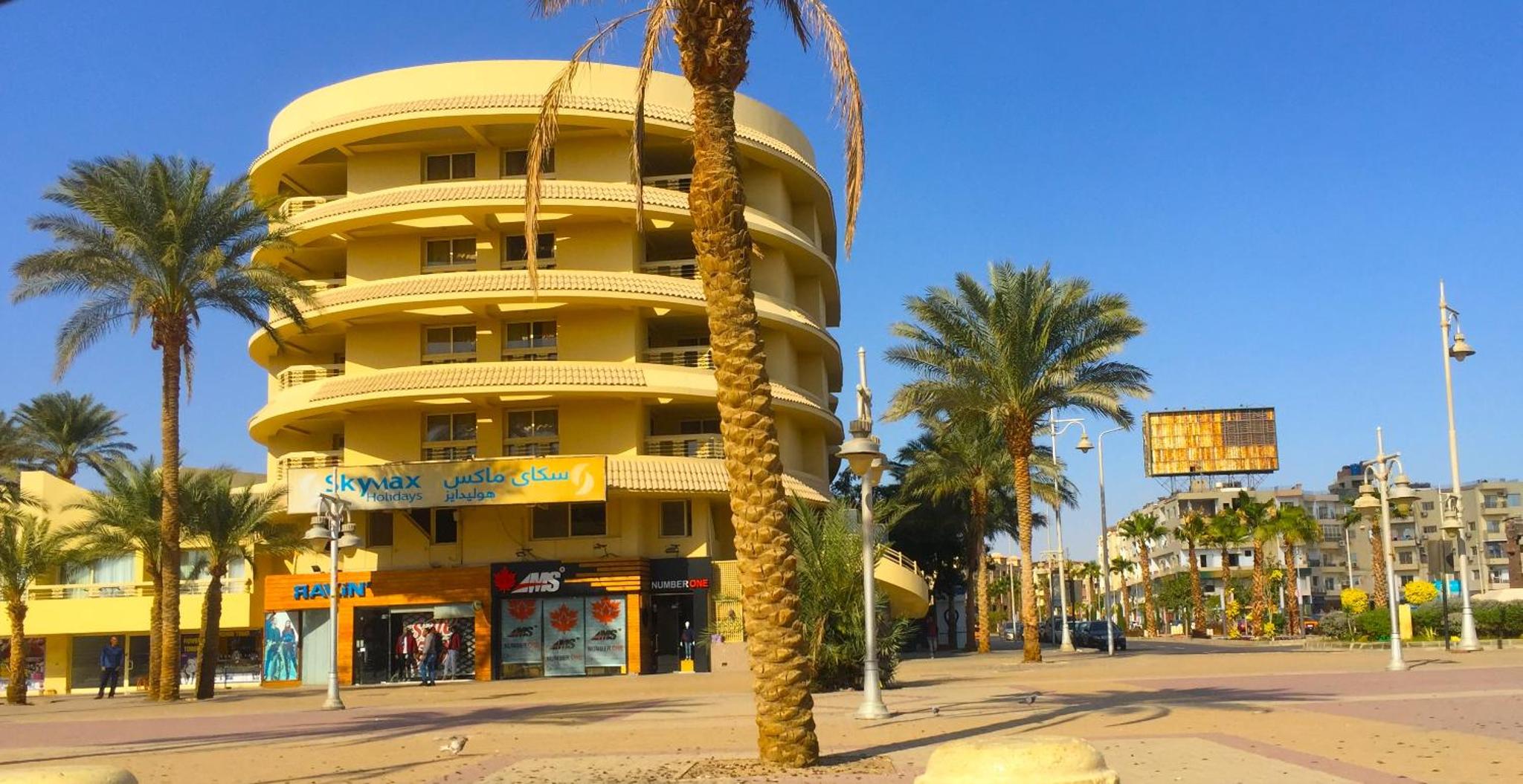 Desert Pearl Apartments