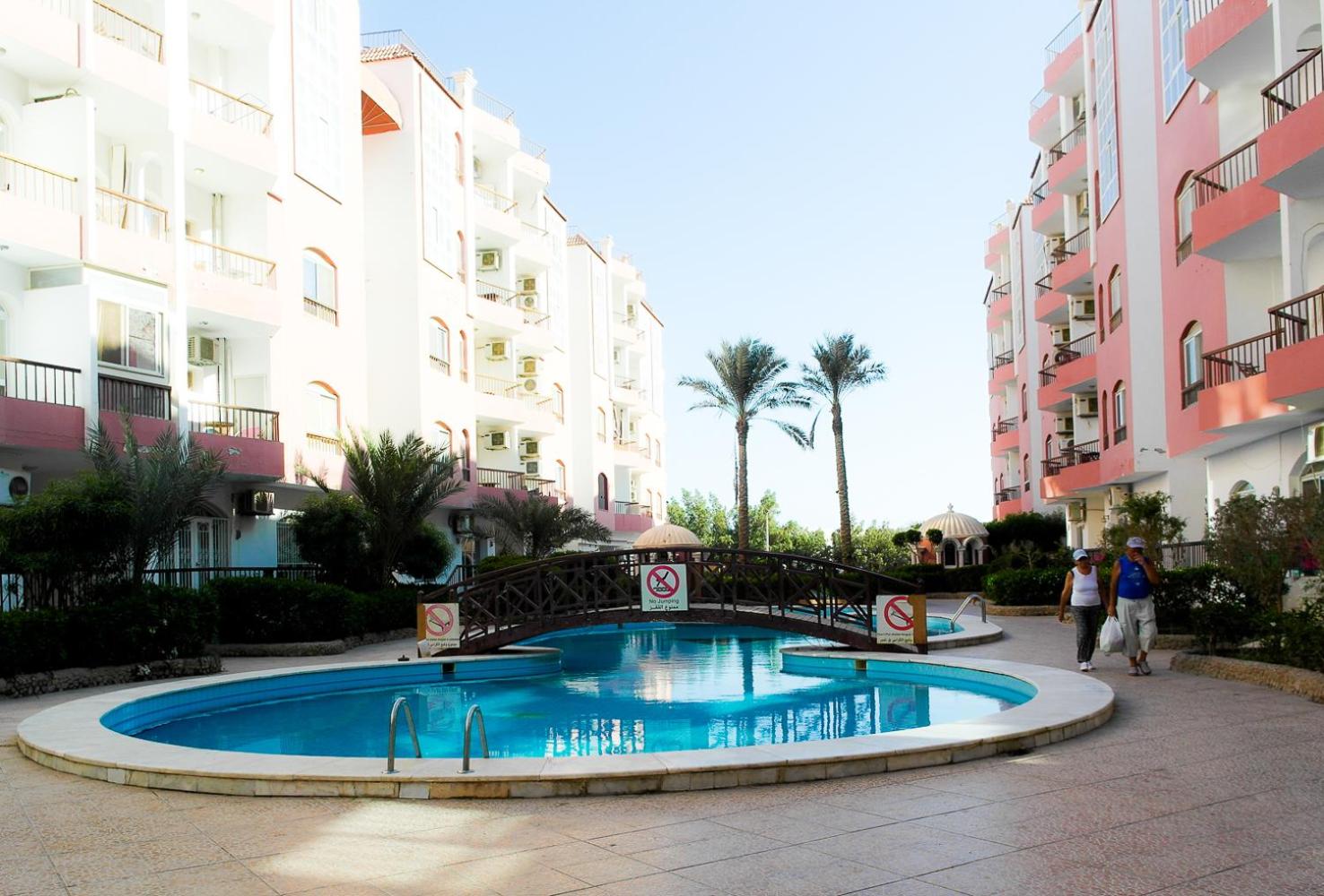 Desert Pearl Apartments