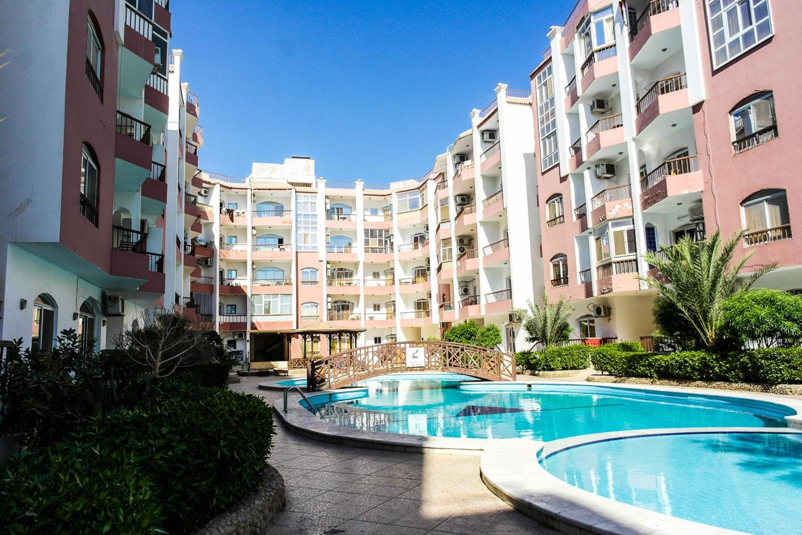 Desert Pearl Apartments