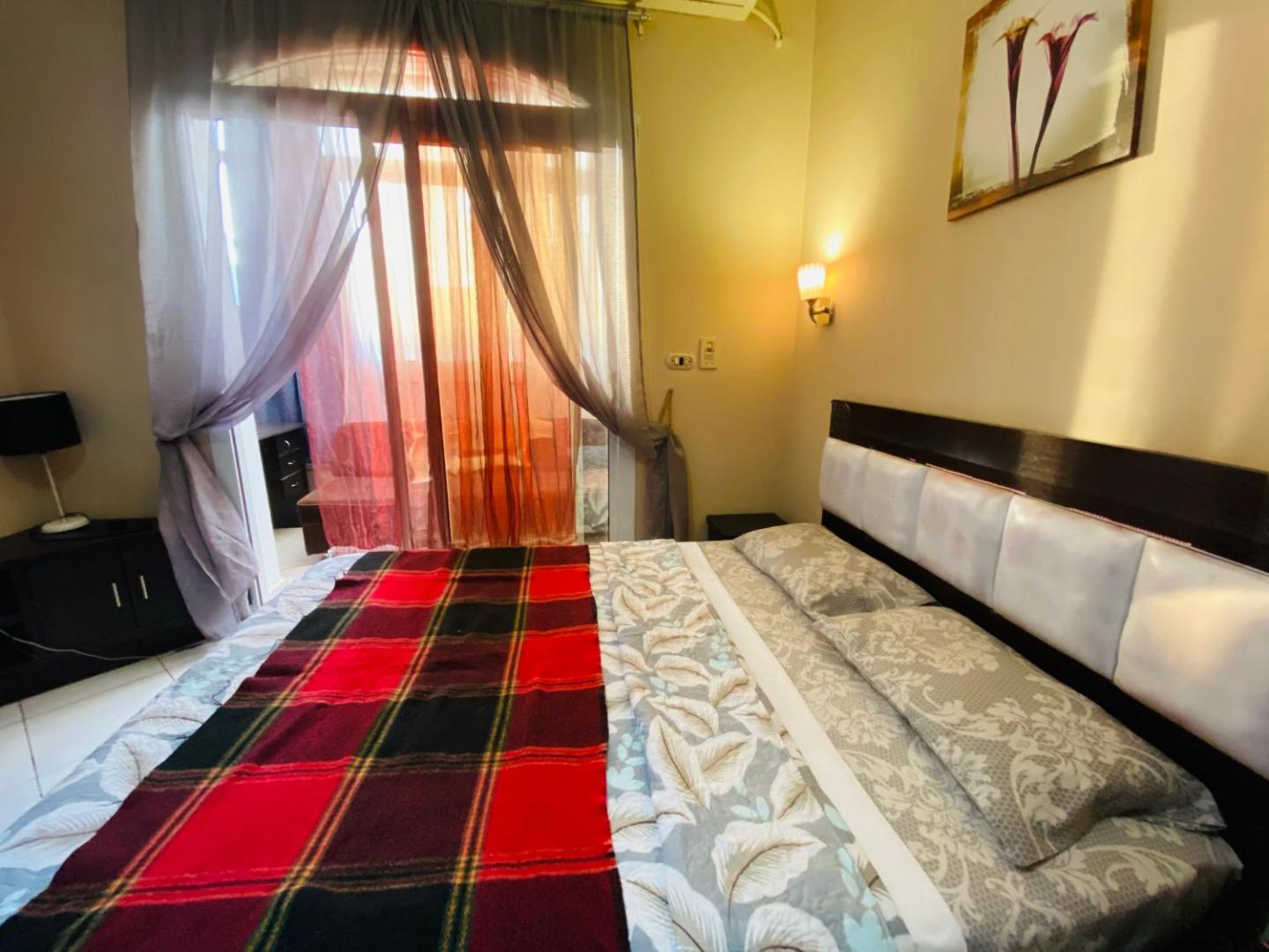 Desert Pearl Apartments