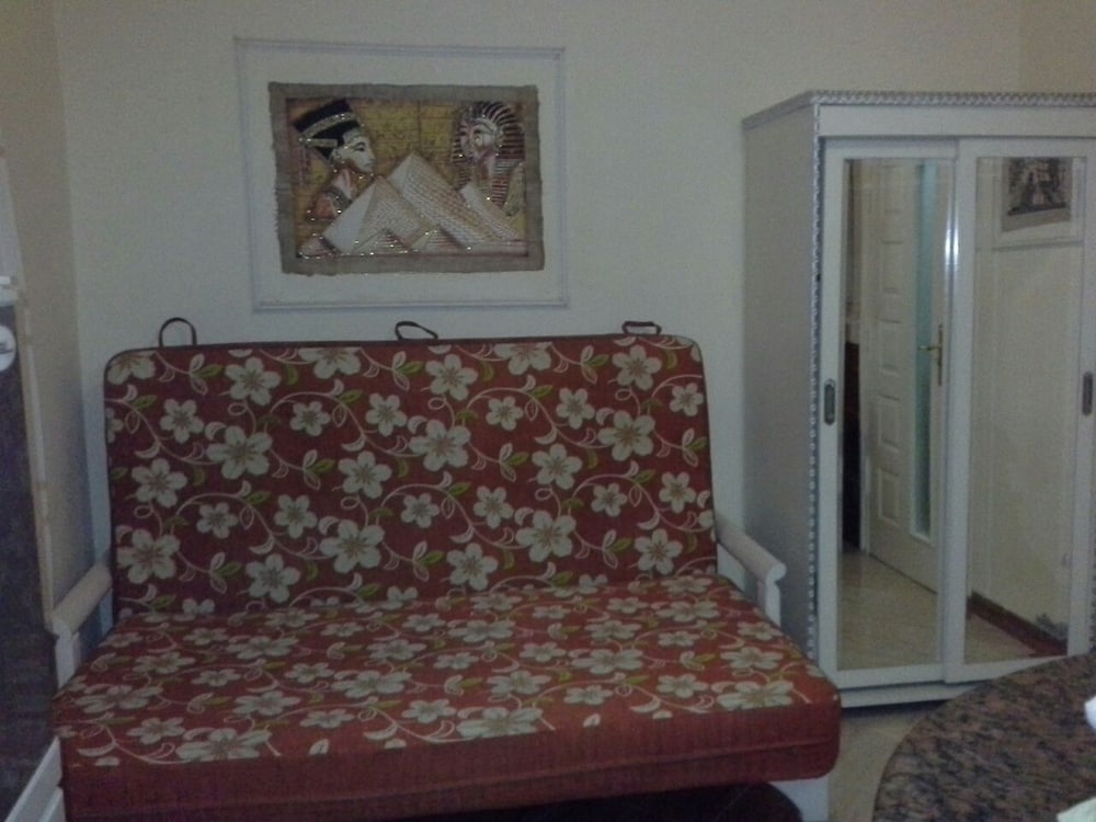 Green Garden Apartment