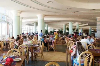 Rixos Premium Magawish Suites & Villas