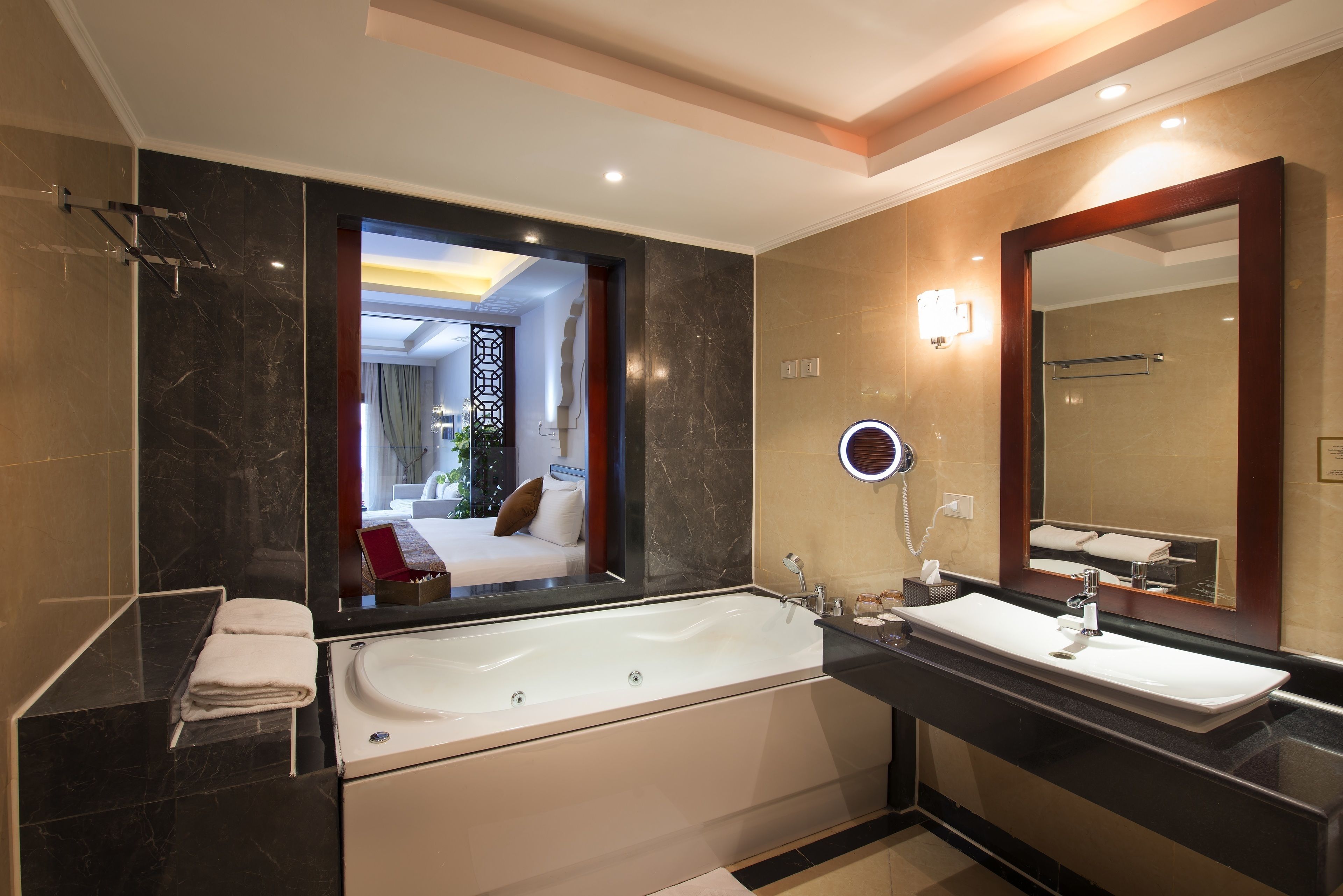 SUNRISE Arabian Beach Resort - Grand Select