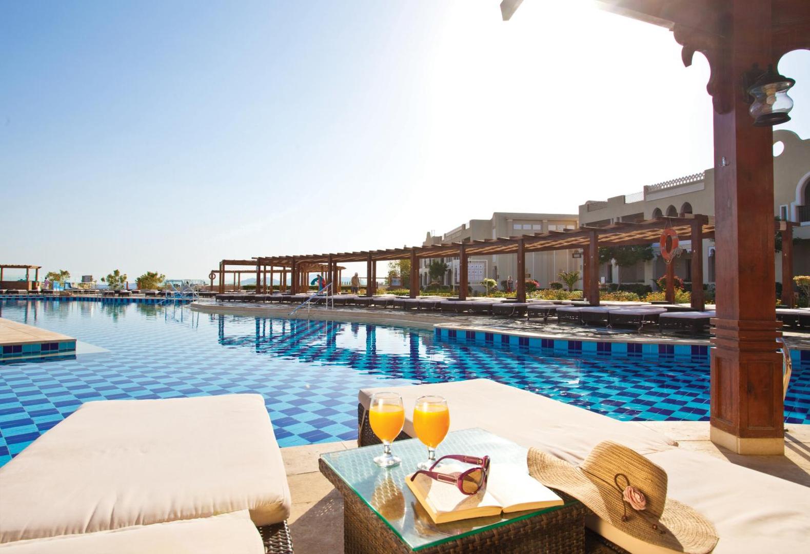 SUNRISE Arabian Beach Resort - Grand Select