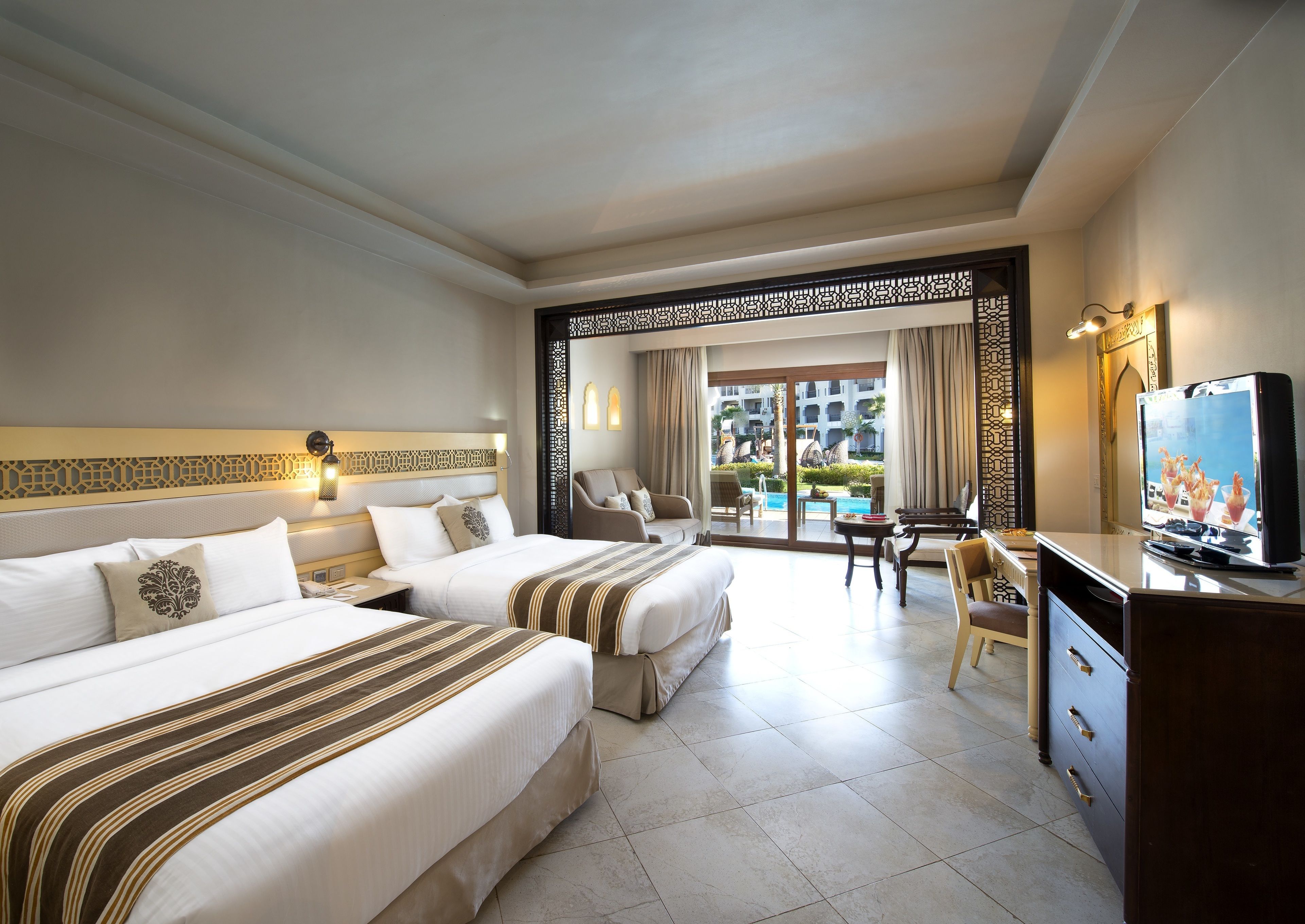 SUNRISE Arabian Beach Resort - Grand Select