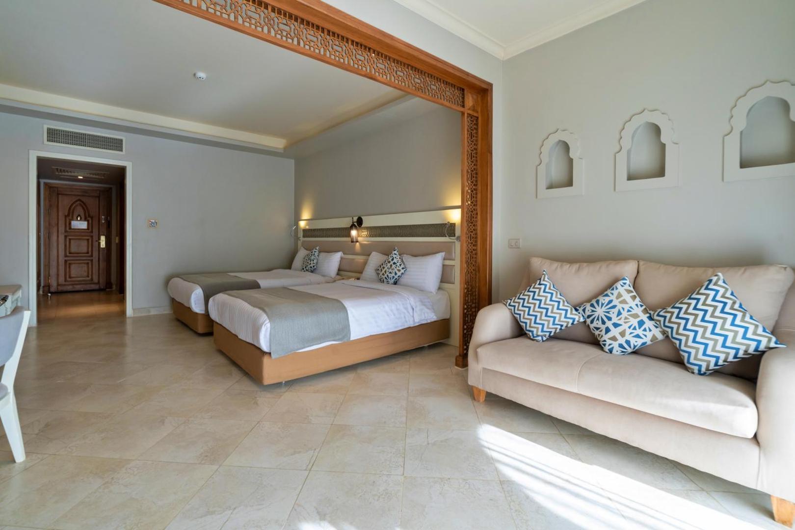 SUNRISE Arabian Beach Resort - Grand Select