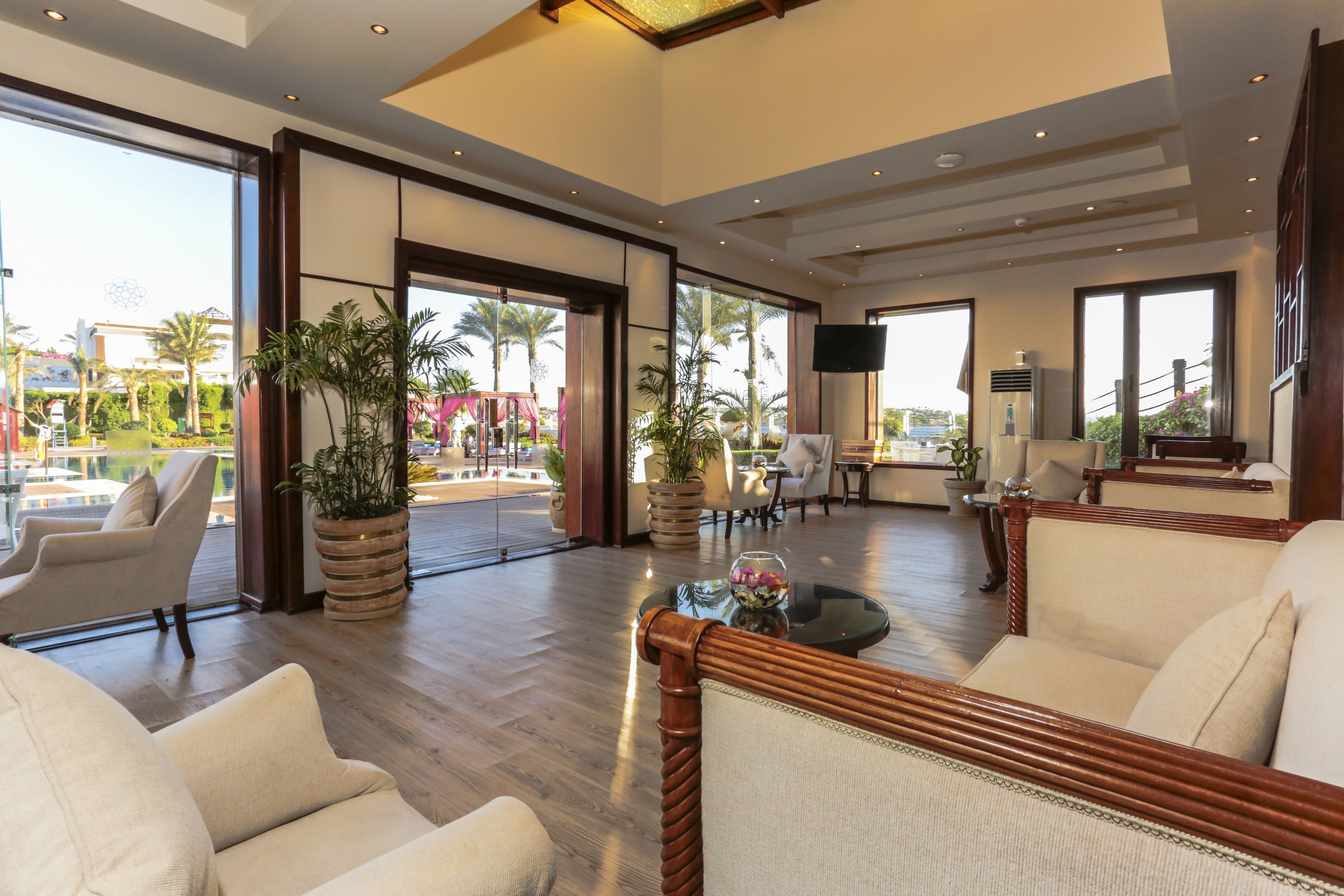 SUNRISE Arabian Beach Resort - Grand Select