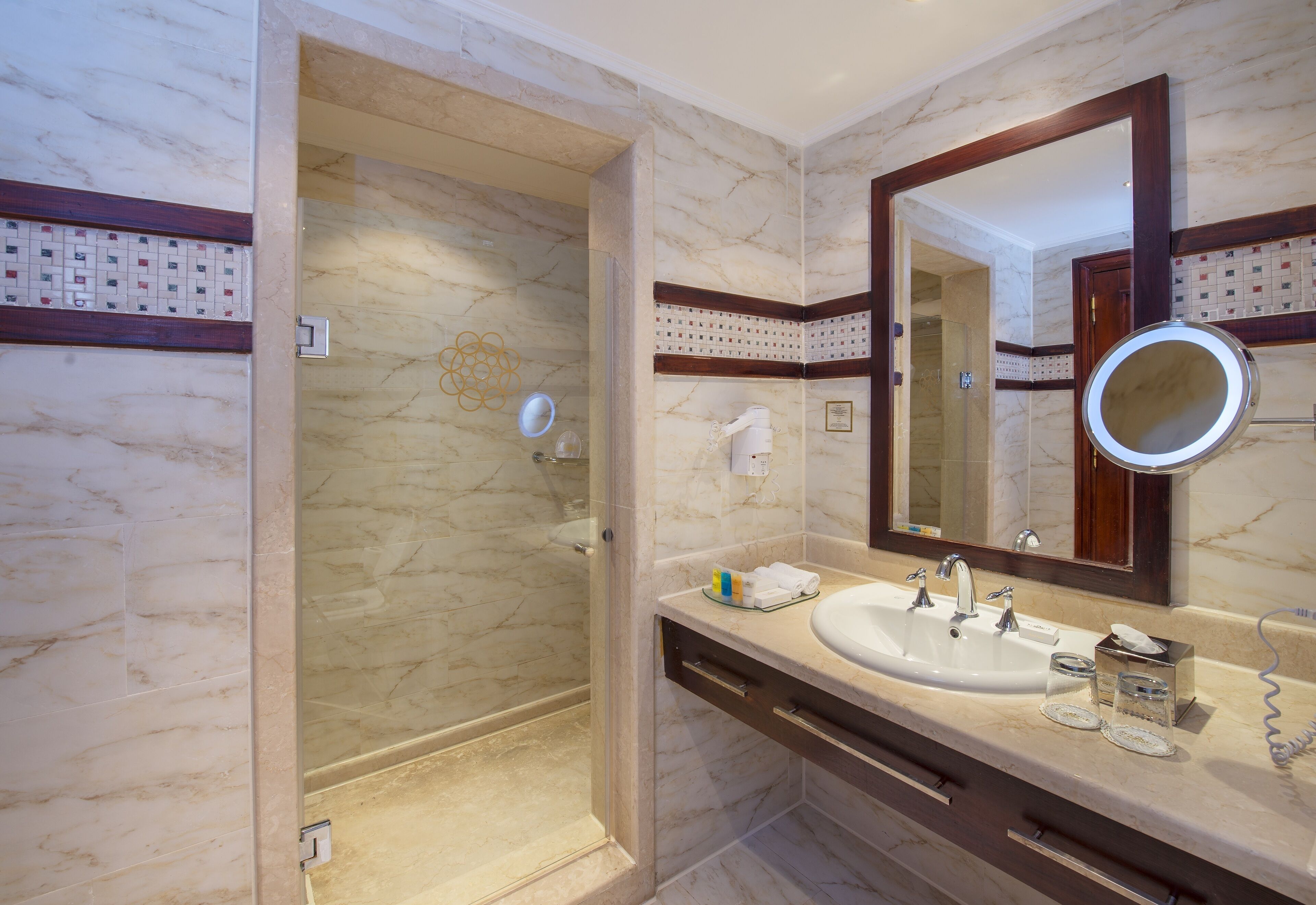 SUNRISE Arabian Beach Resort - Grand Select