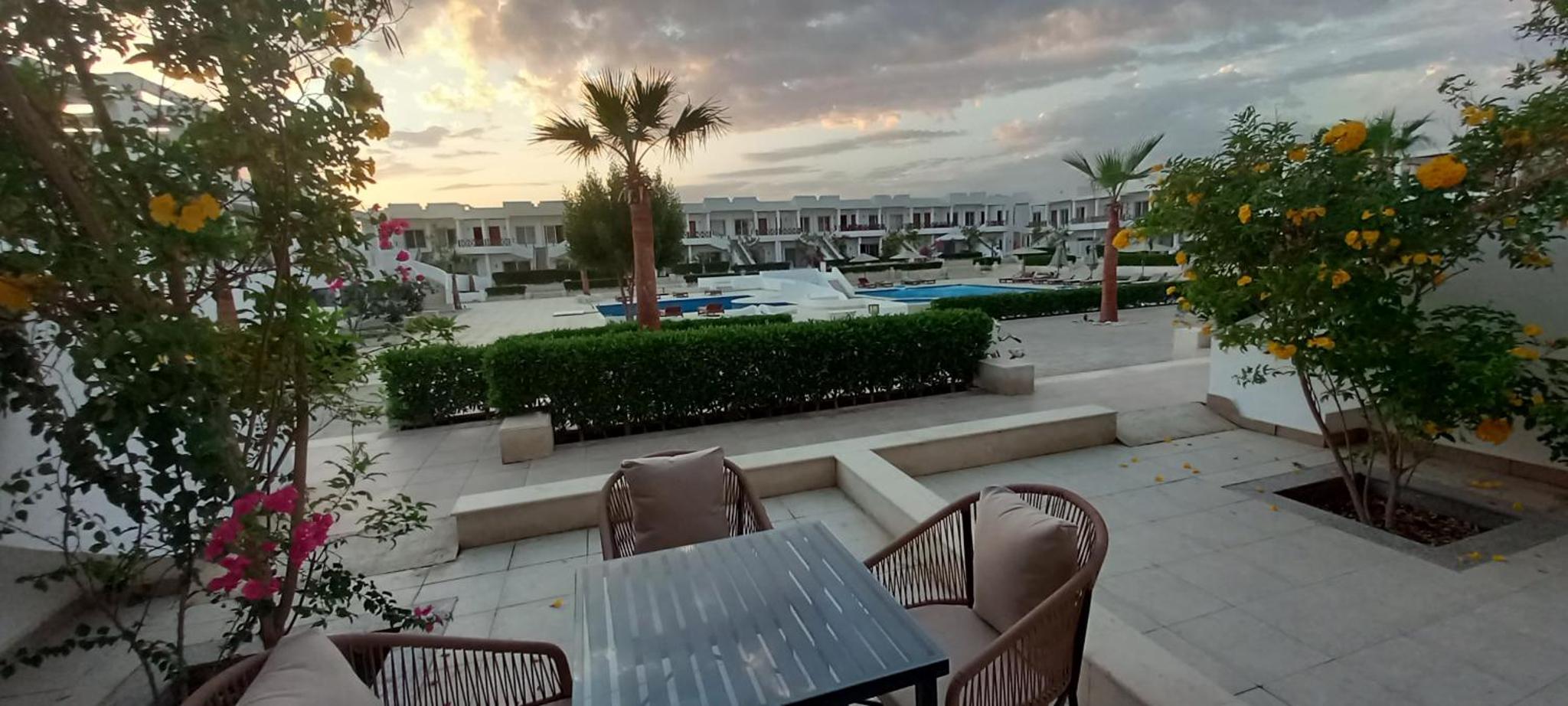 A Residence - Superior One Bedroom Aparthotel