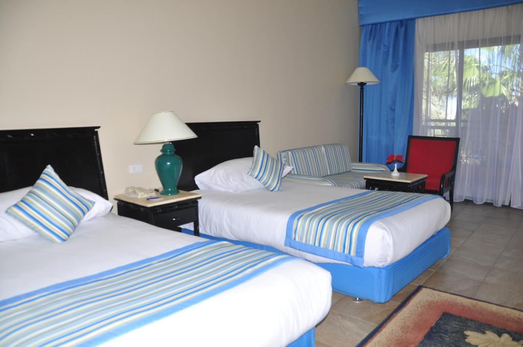 Parrotel Aqua Park Resort
