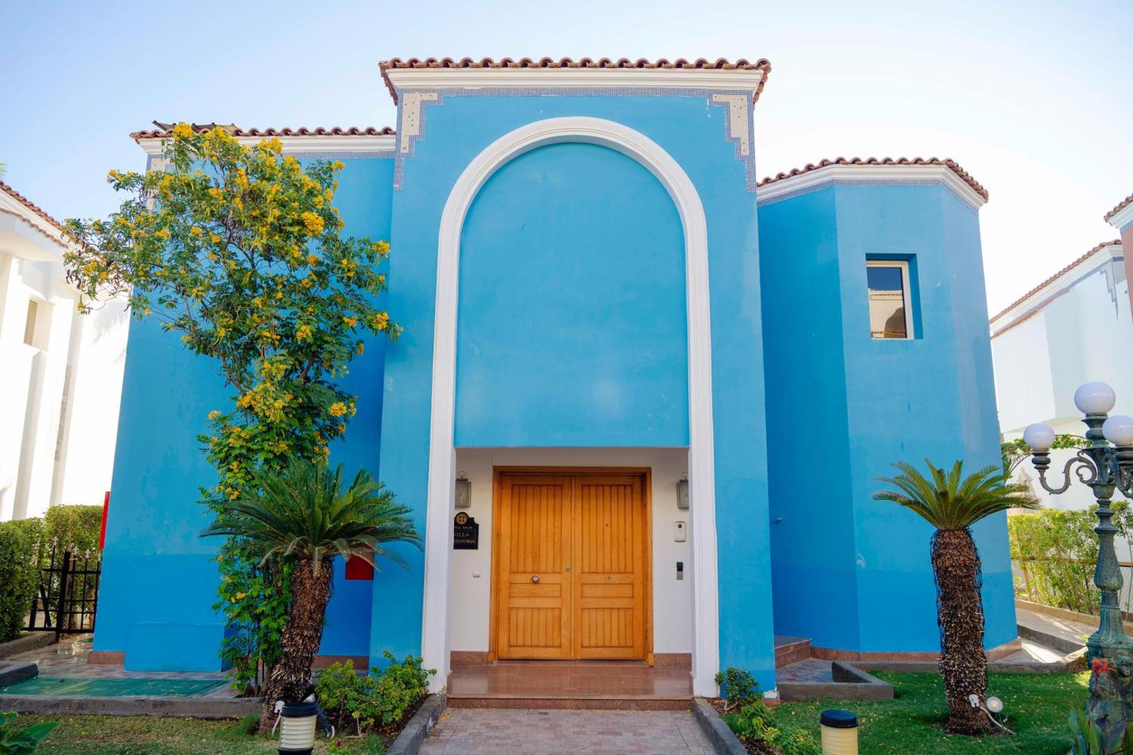 Royal Savoy Hotel & Villas