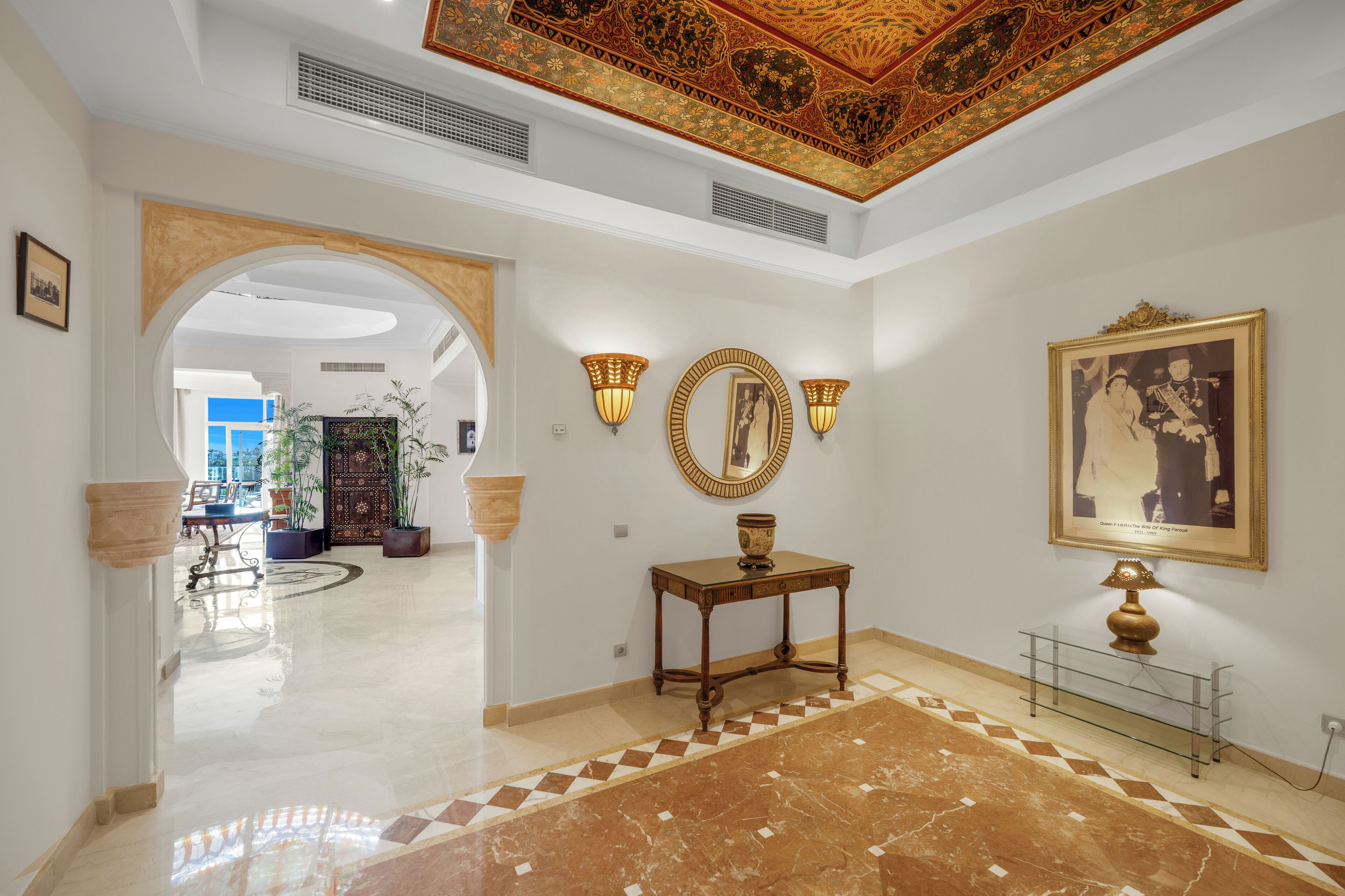 Royal Savoy Hotel & Villas