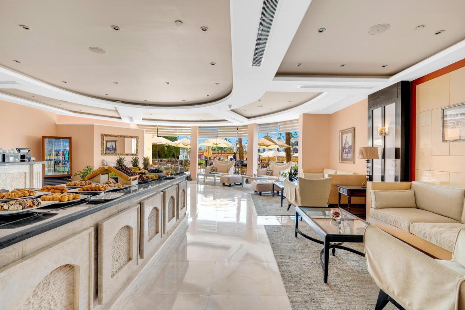 Royal Savoy Hotel & Villas