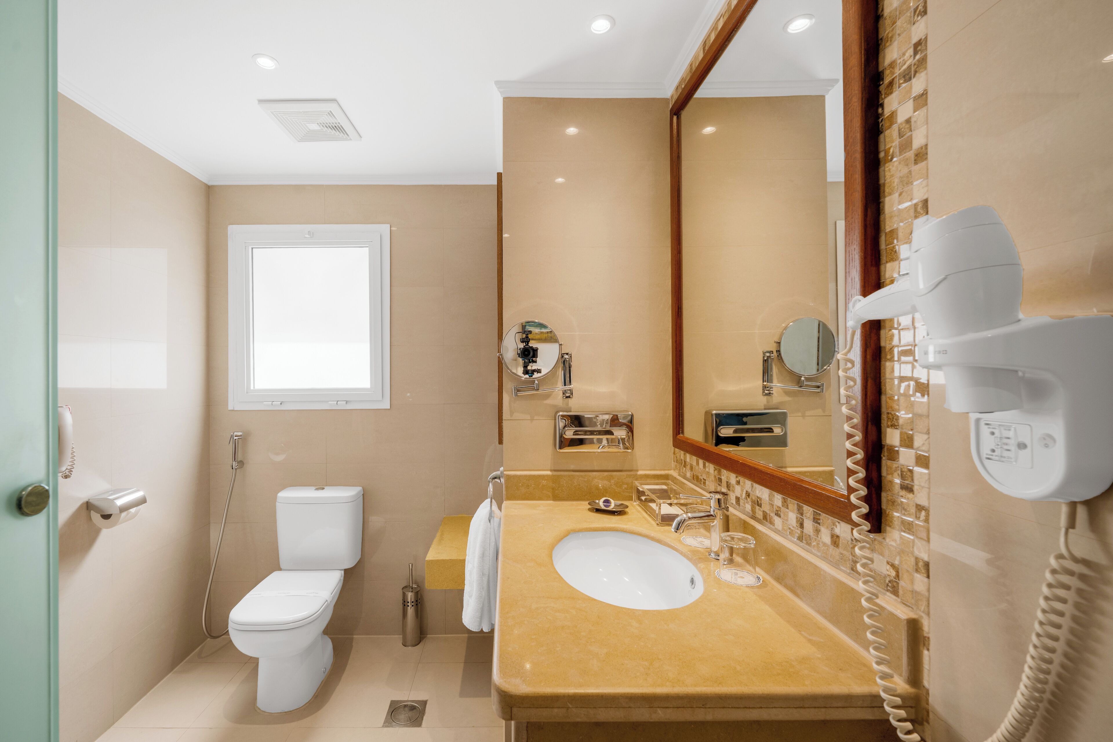 Royal Savoy Hotel & Villas