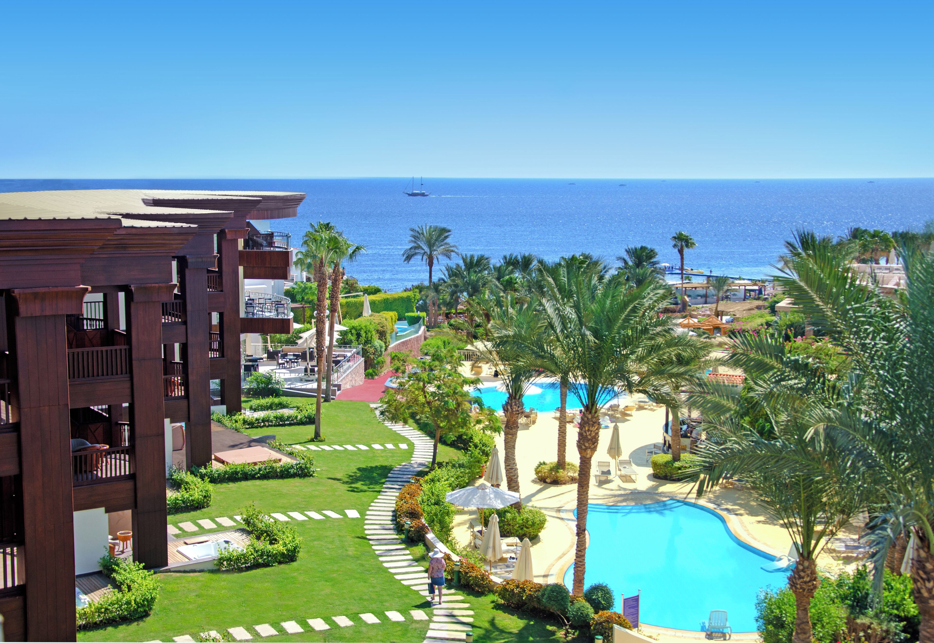 Royal Savoy Hotel & Villas