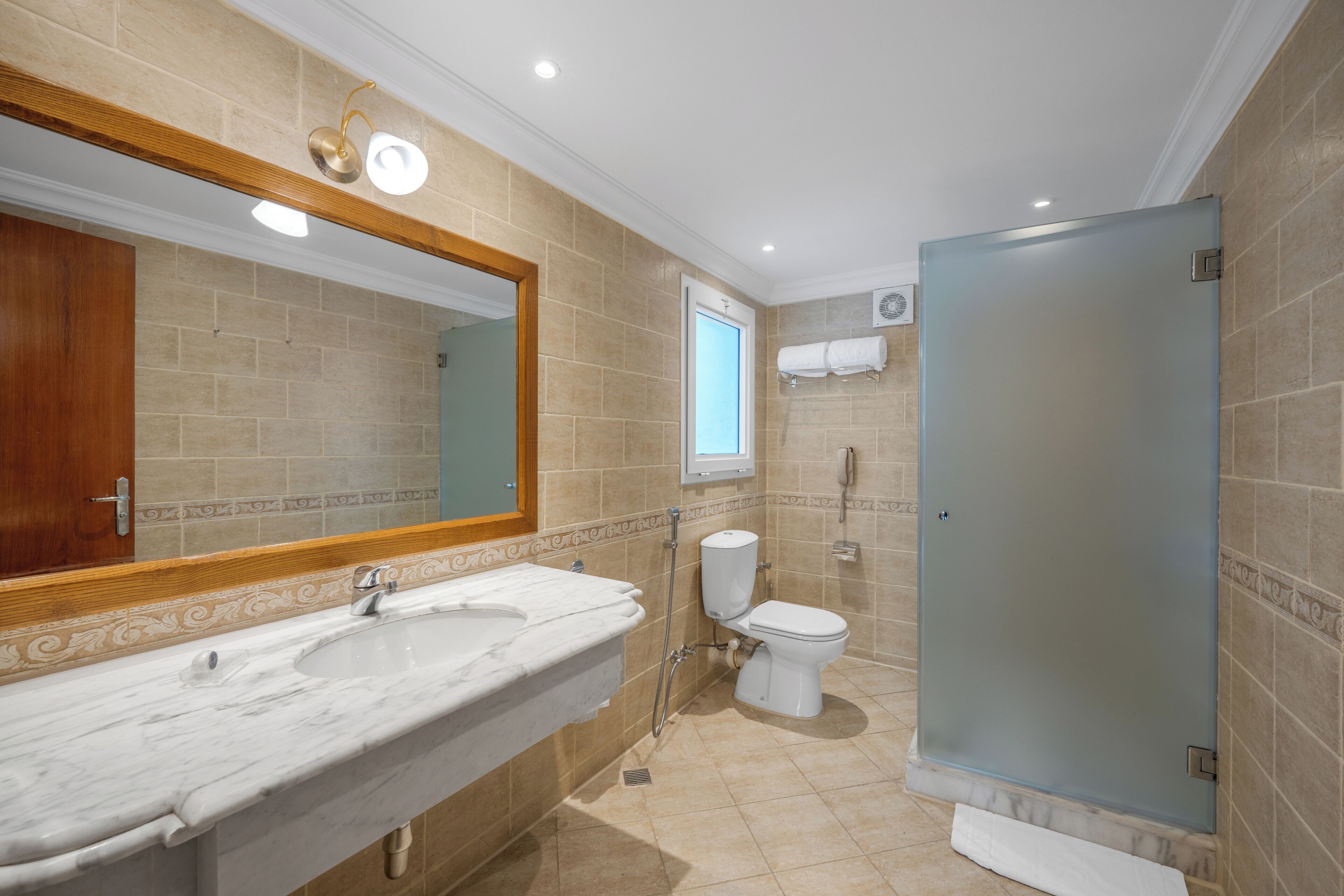 Royal Savoy Hotel & Villas