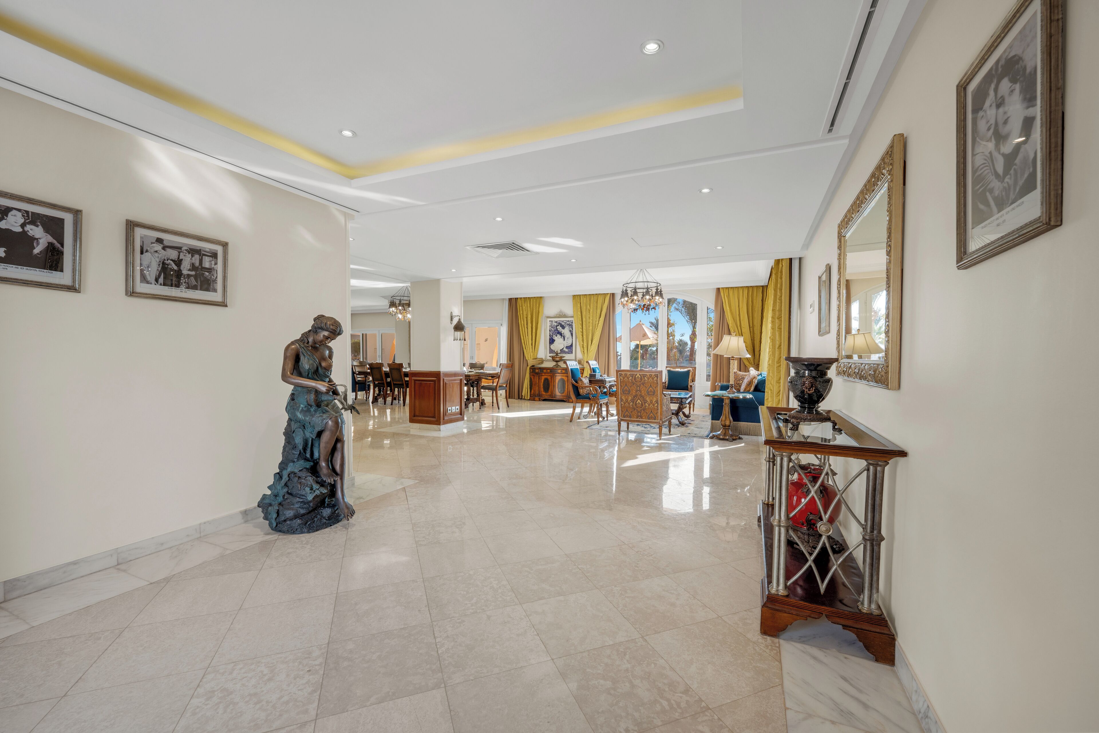 Royal Savoy Hotel & Villas