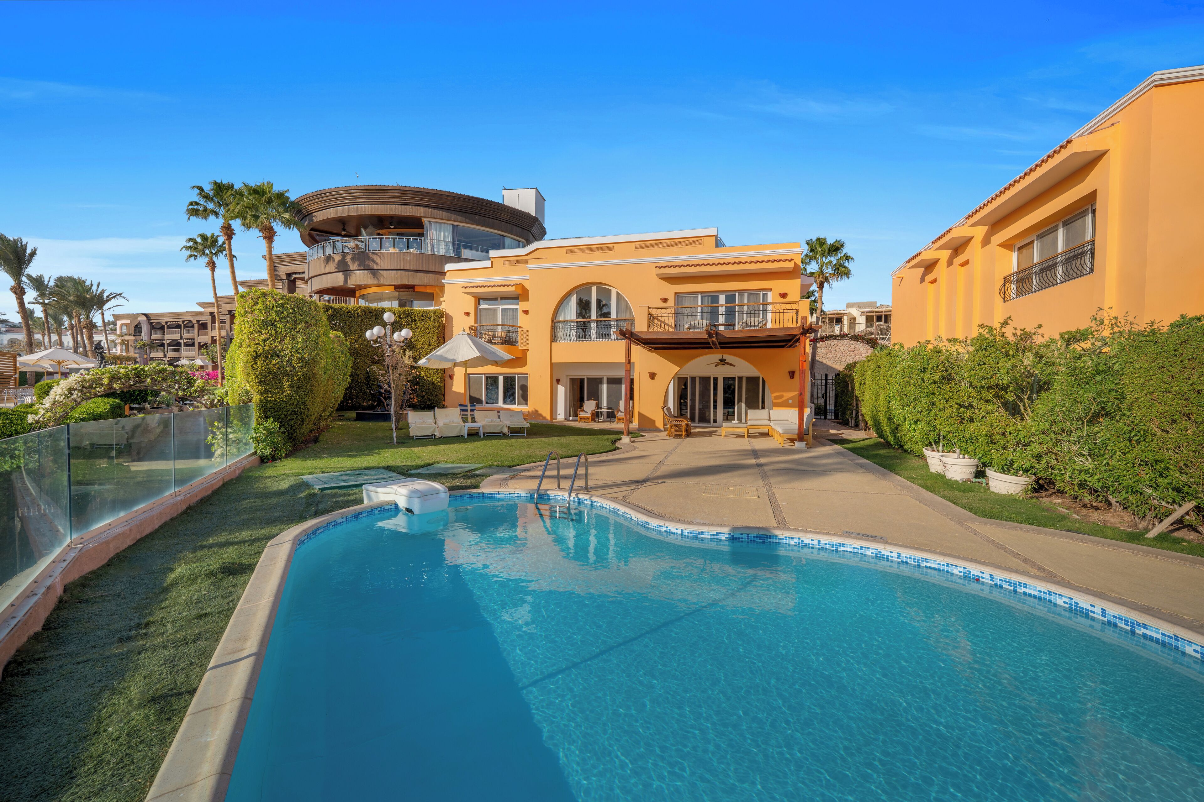 Royal Savoy Hotel & Villas