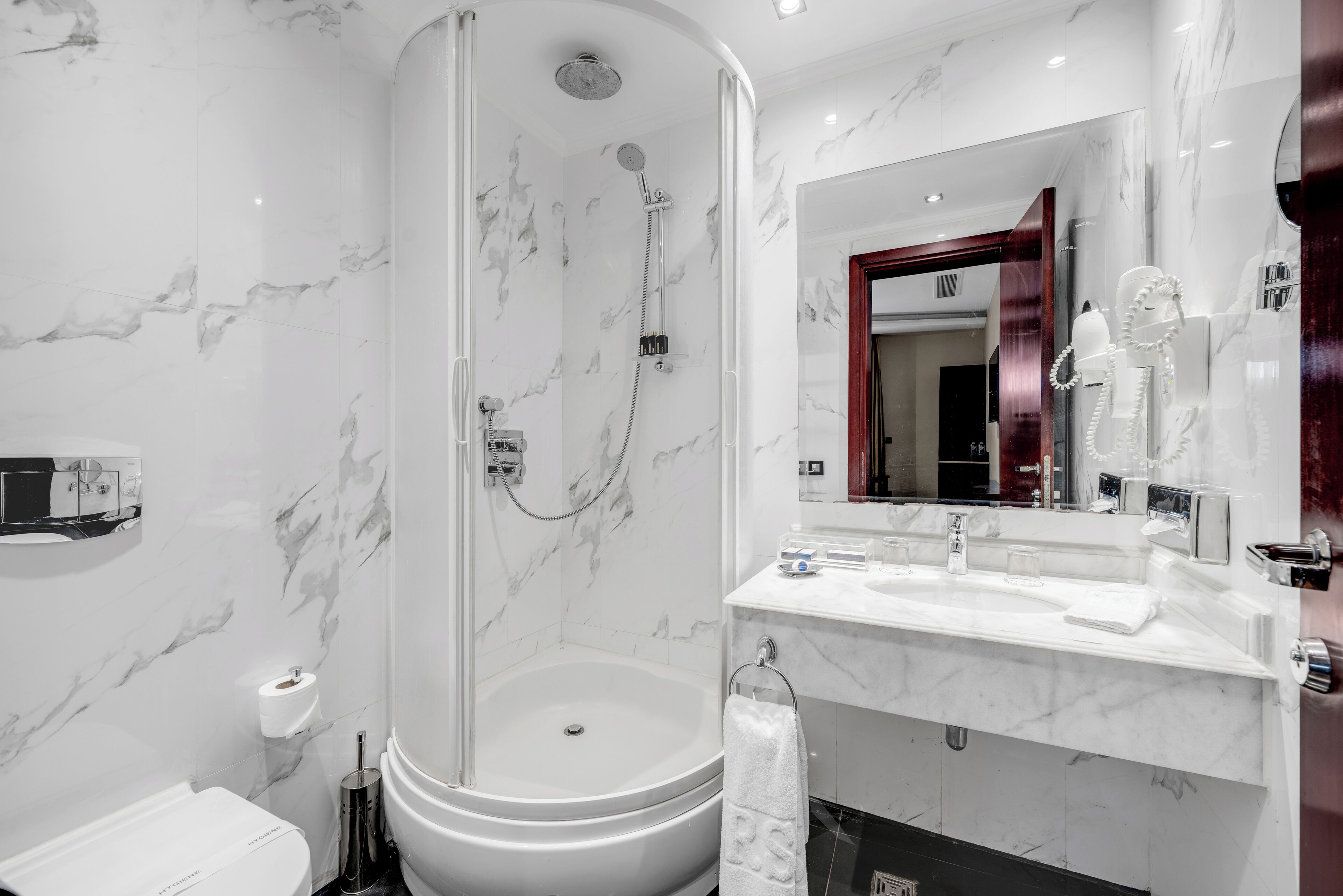 Royal Savoy Hotel & Villas