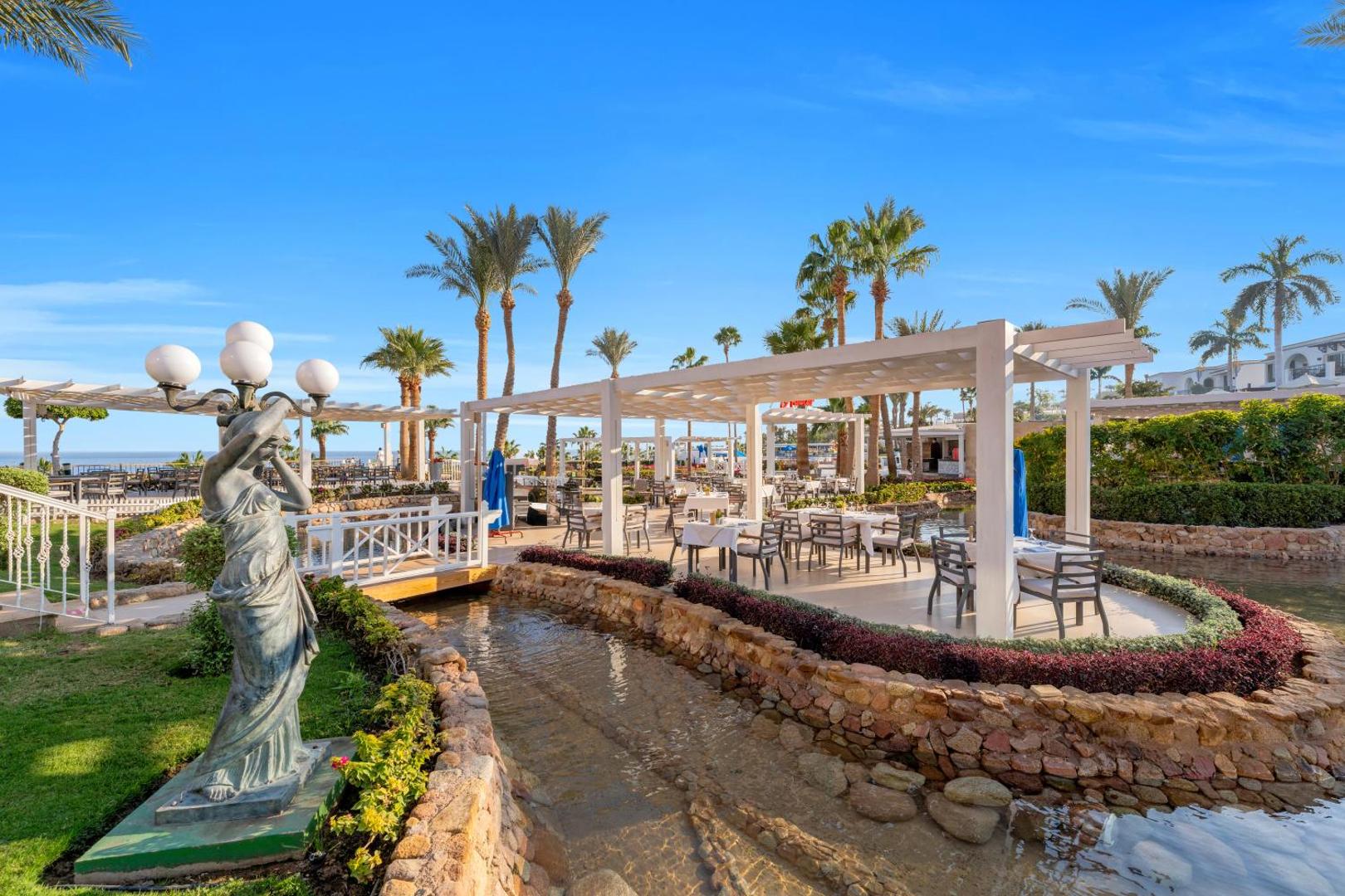 Royal Savoy Hotel & Villas