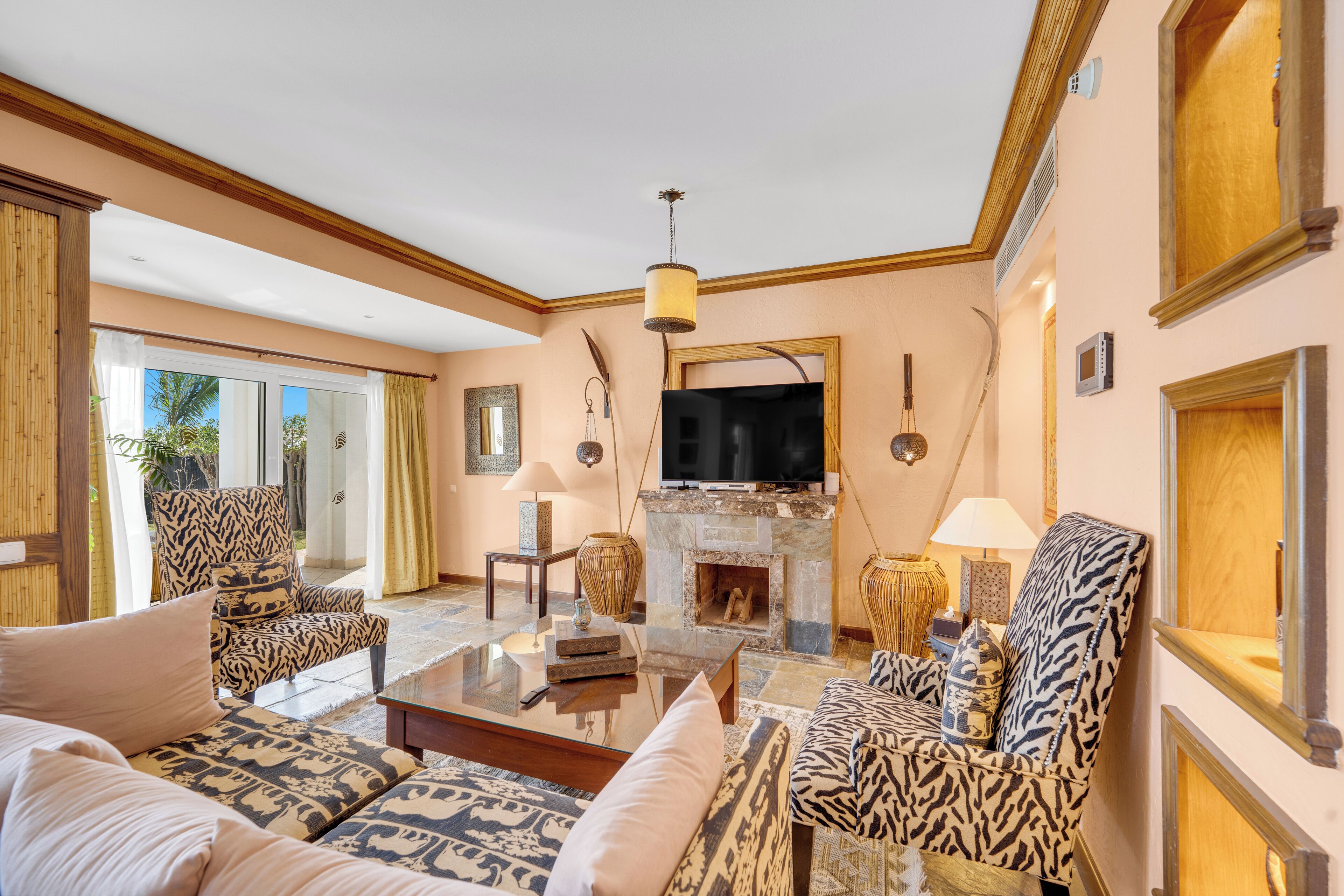 Royal Savoy Hotel & Villas