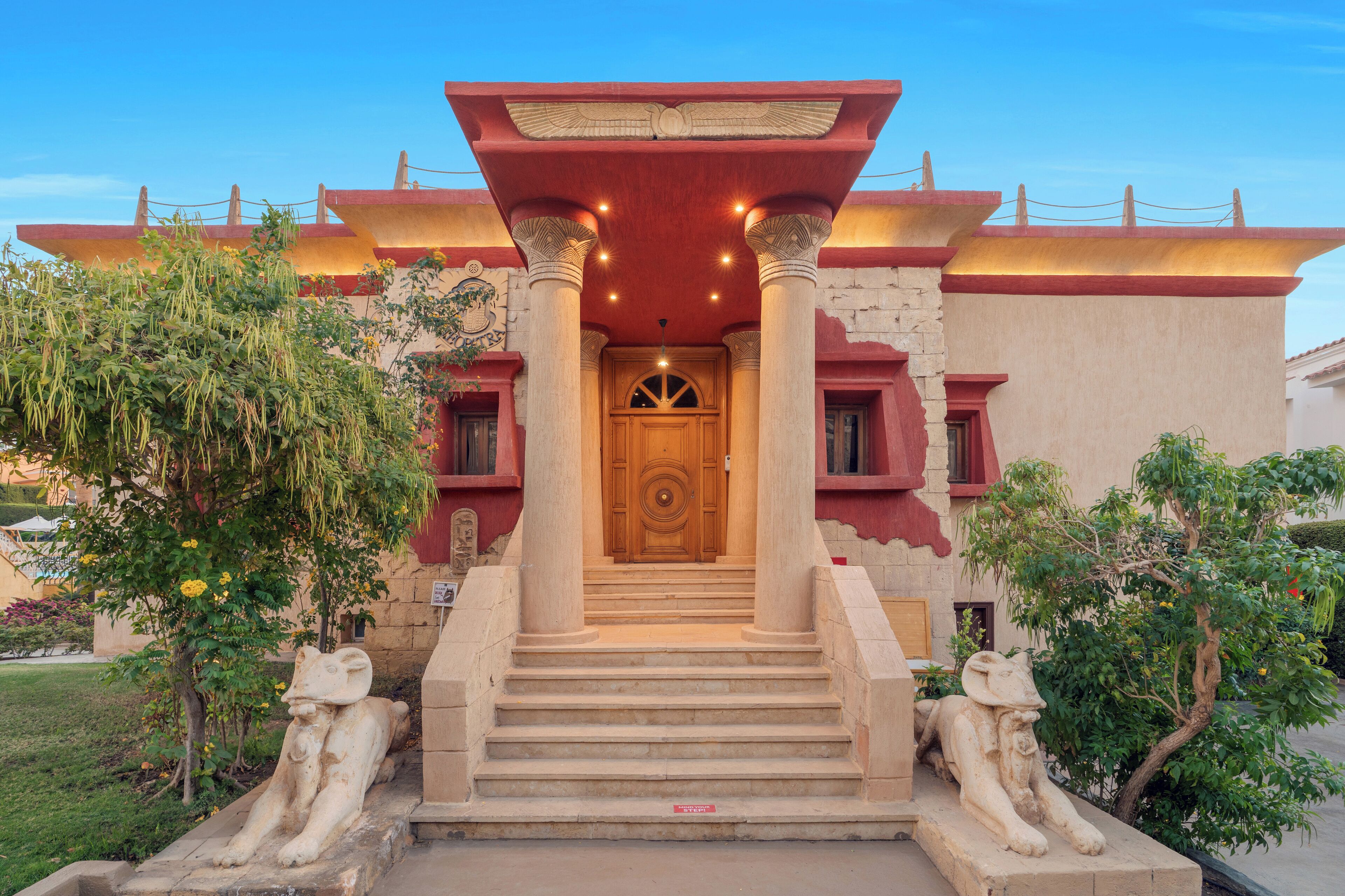 Royal Savoy Hotel & Villas