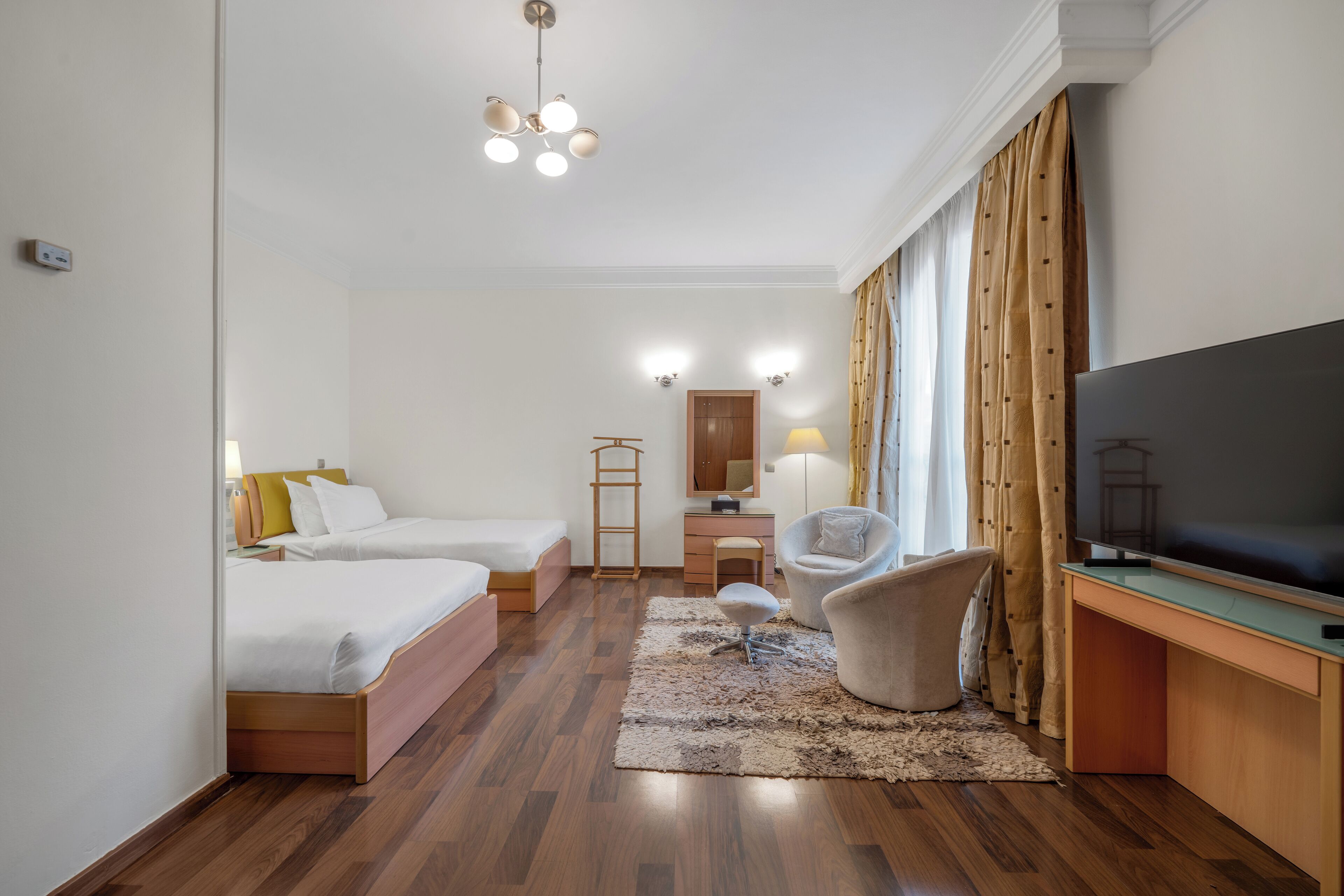 Royal Savoy Hotel & Villas