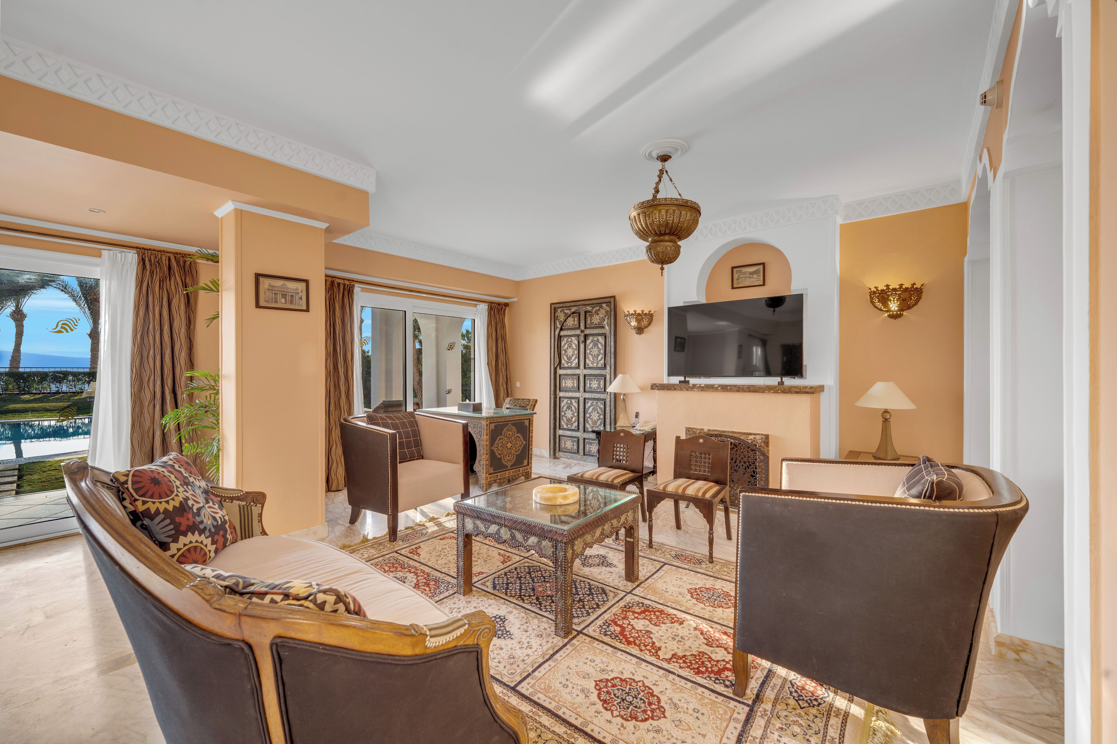 Royal Savoy Hotel & Villas