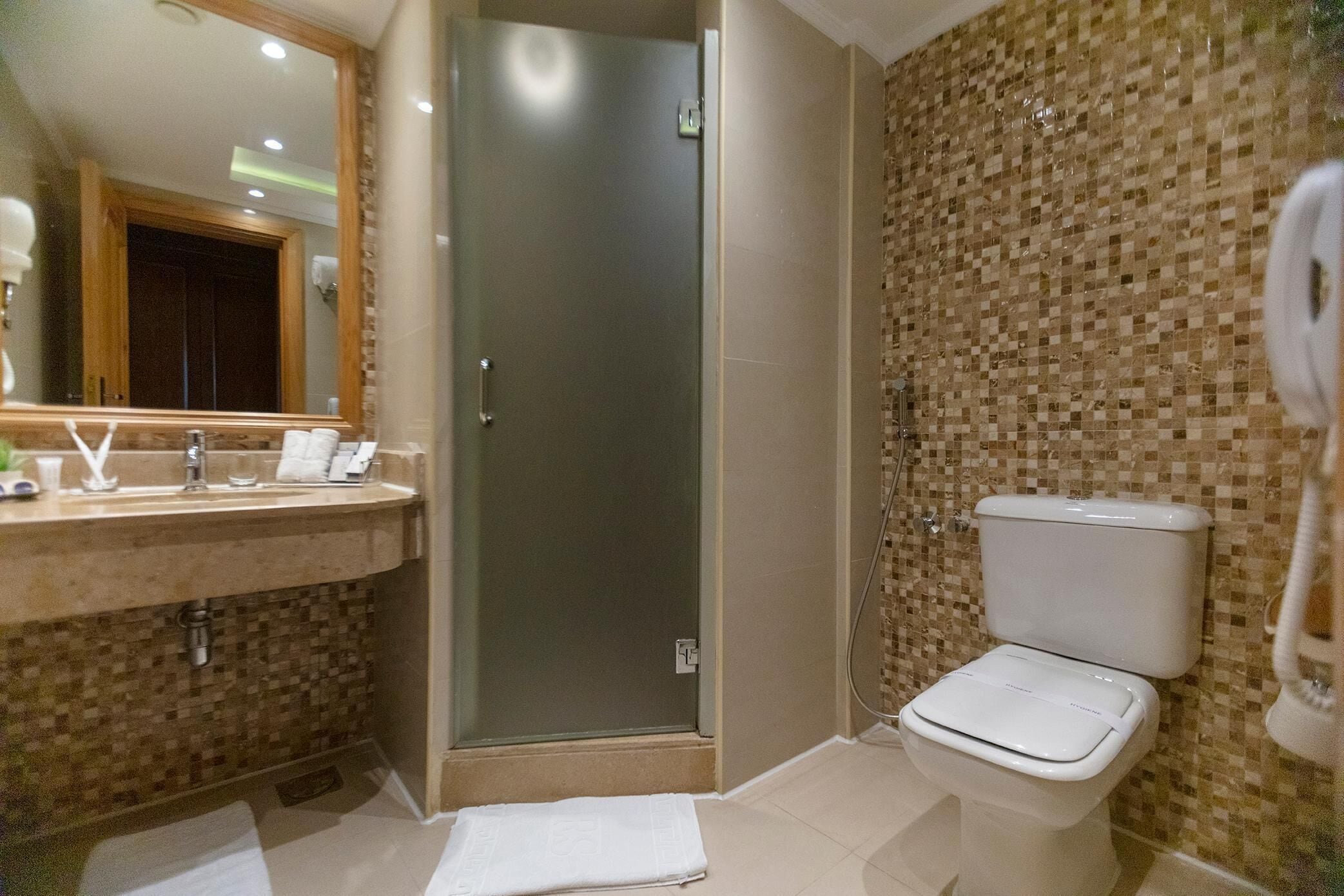 Royal Savoy Hotel & Villas