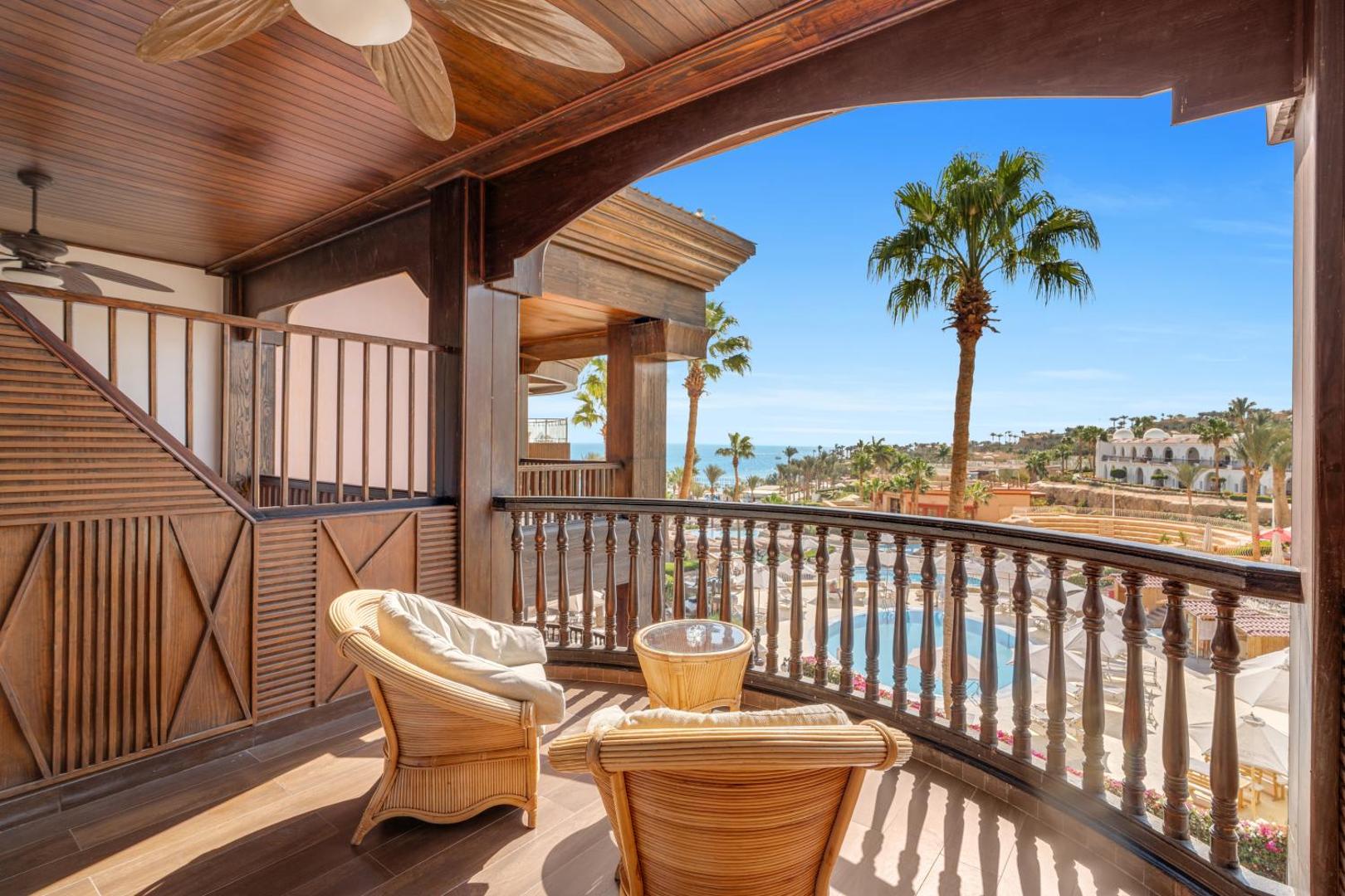 Royal Savoy Hotel & Villas