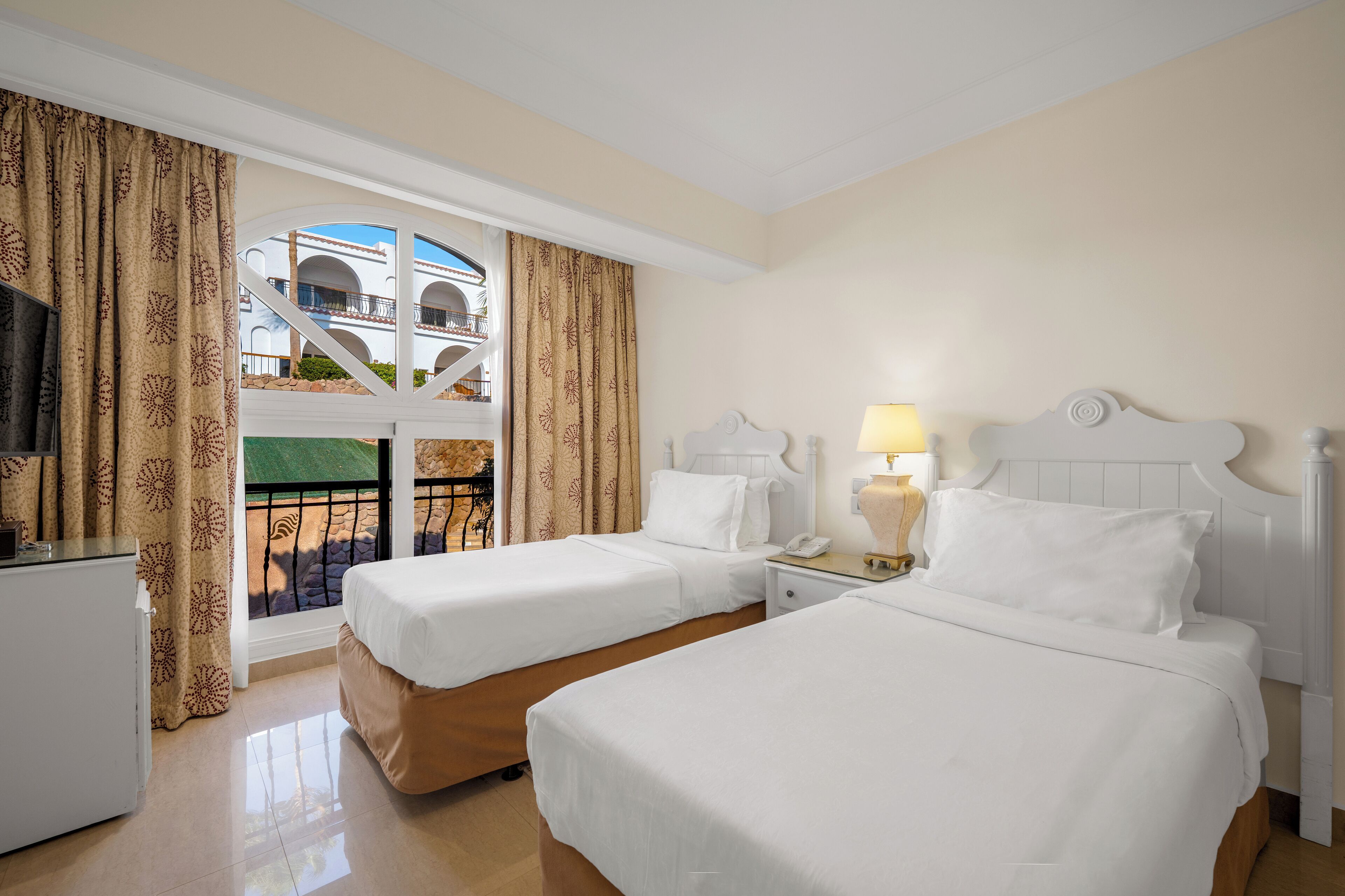 Royal Savoy Hotel & Villas