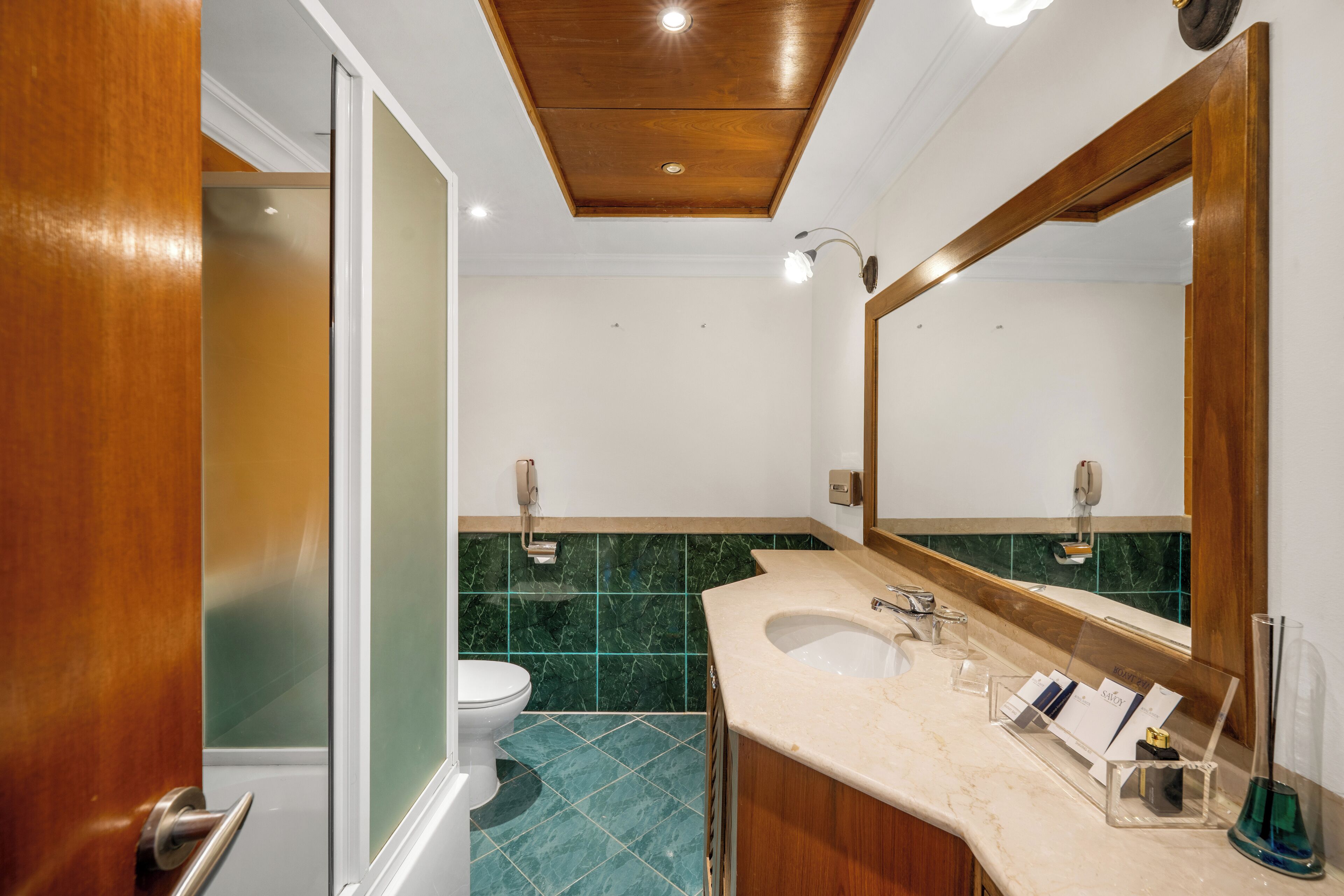 Royal Savoy Hotel & Villas