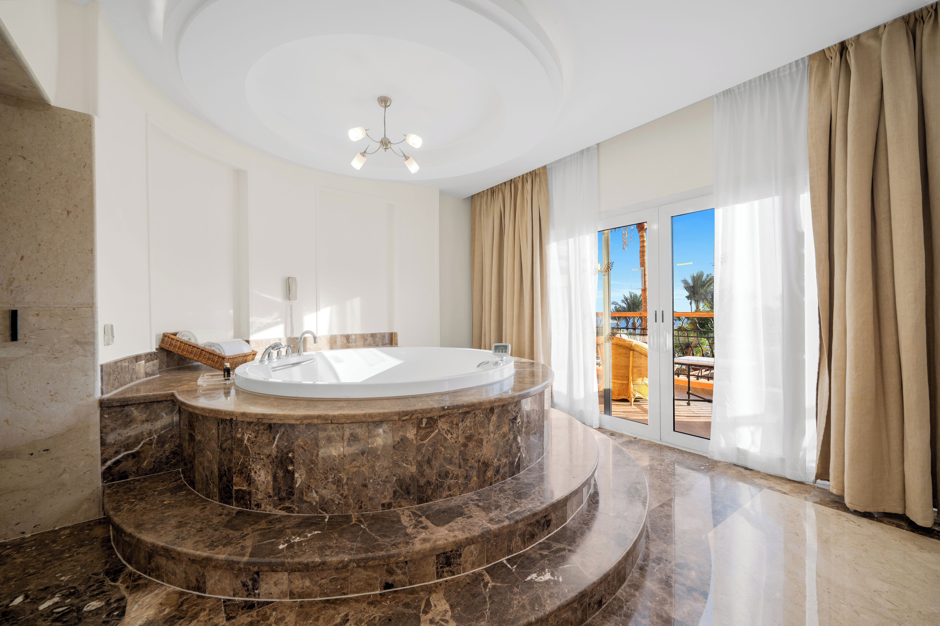 Royal Savoy Hotel & Villas