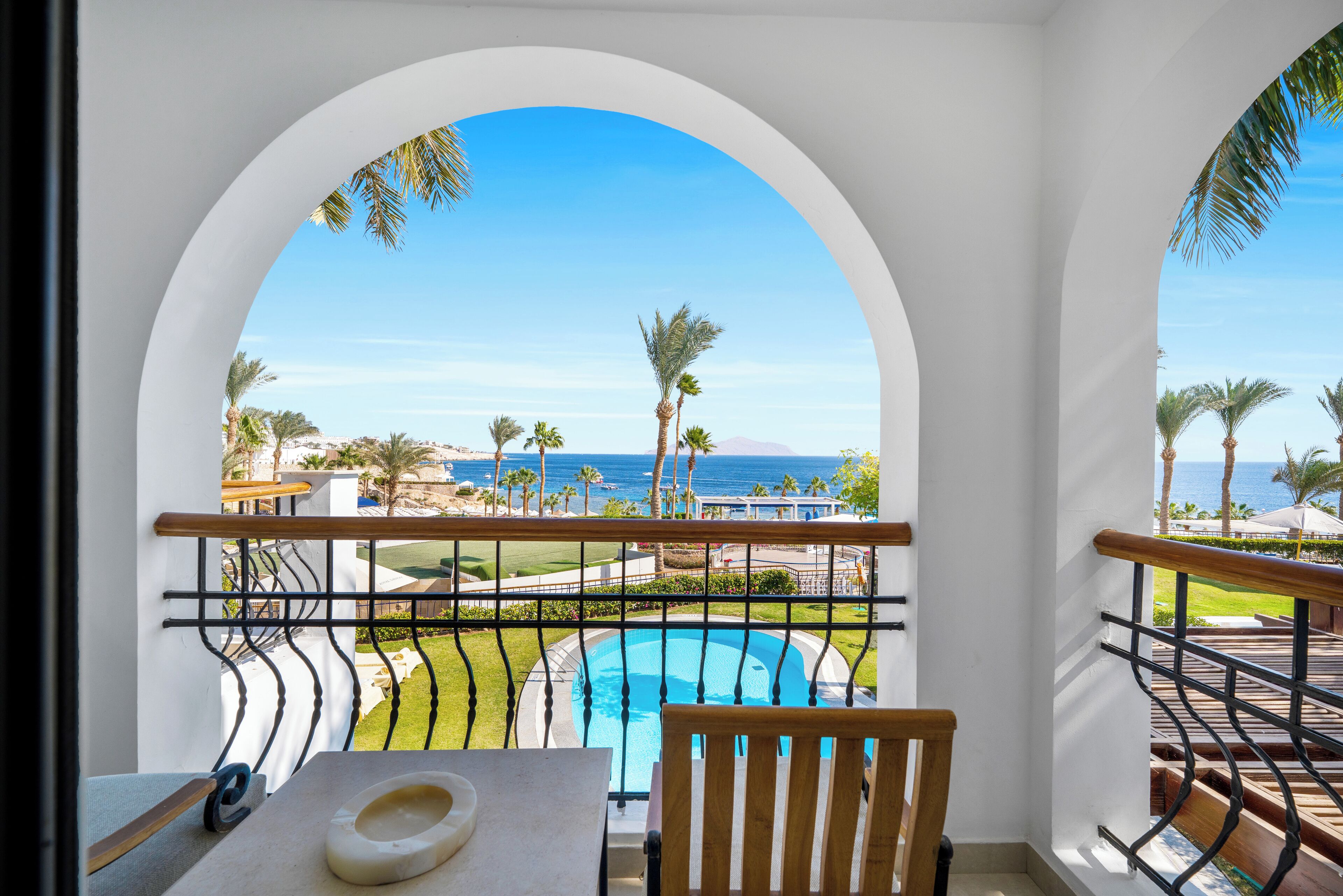 Royal Savoy Hotel & Villas