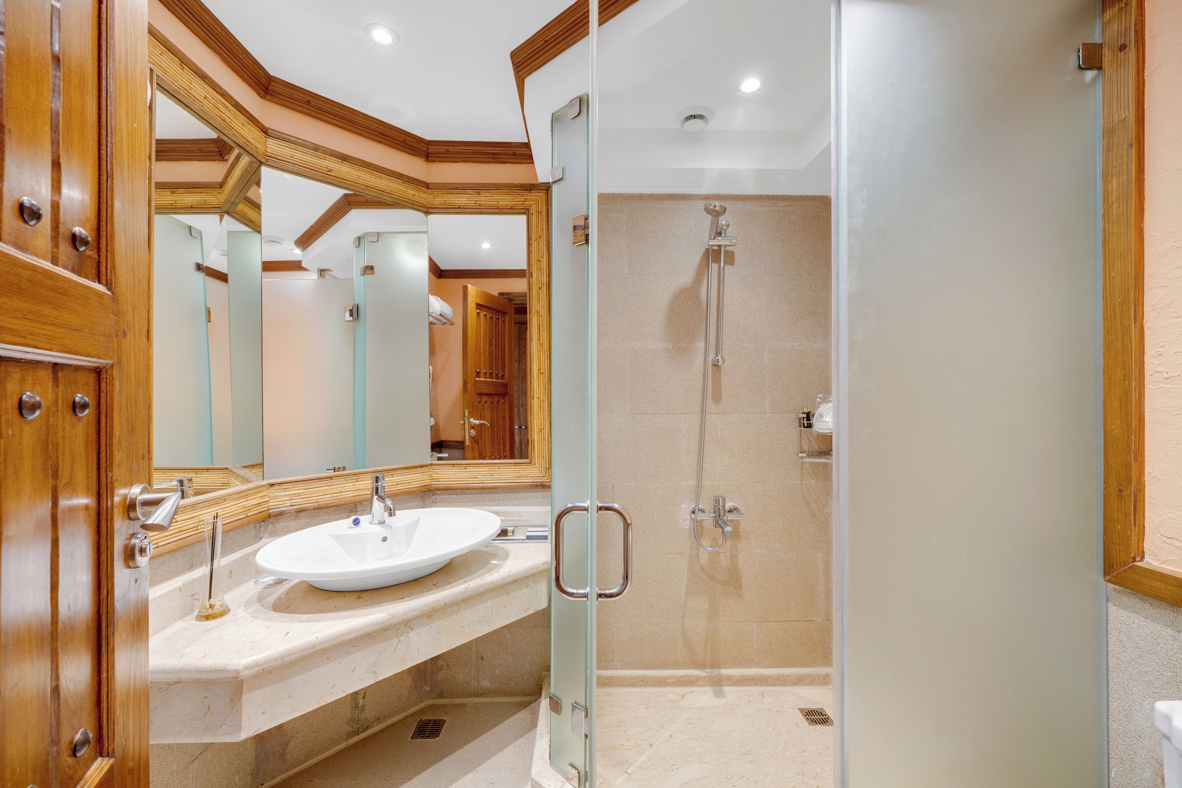 Royal Savoy Hotel & Villas