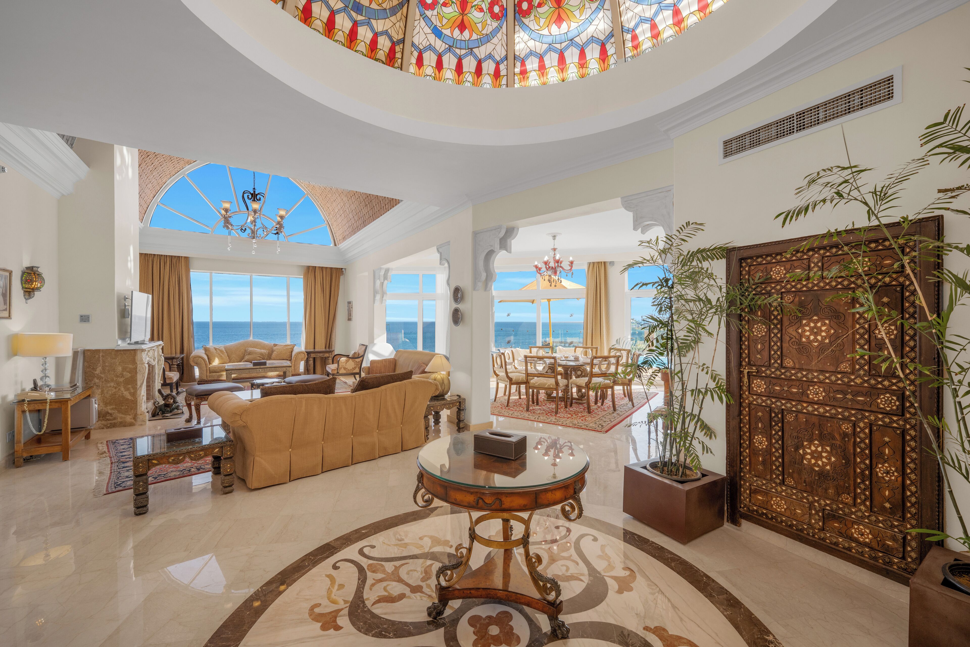 Royal Savoy Hotel & Villas